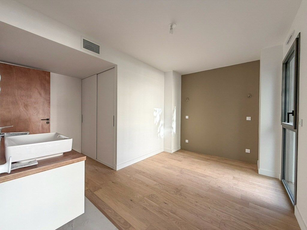 apartment 4 Rooms for sale on MONTPELLIER (34090)