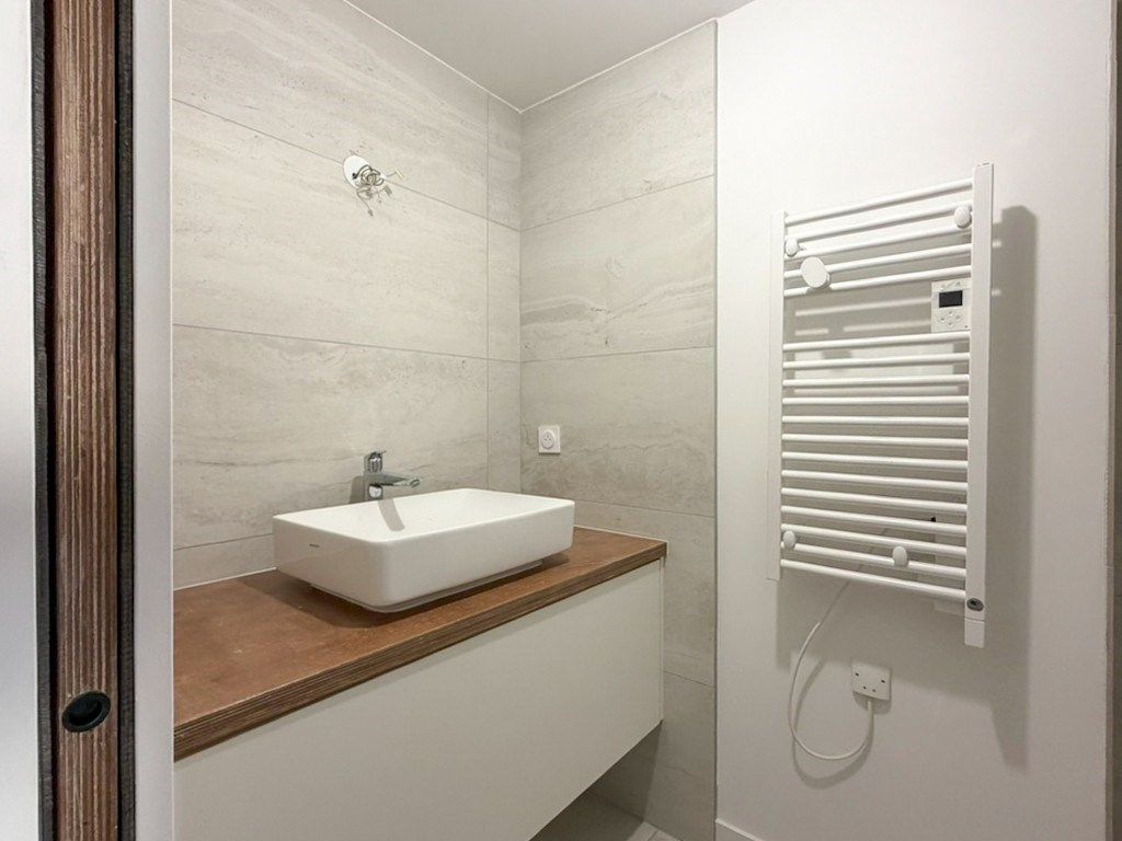apartment 4 Rooms for sale on MONTPELLIER (34090)