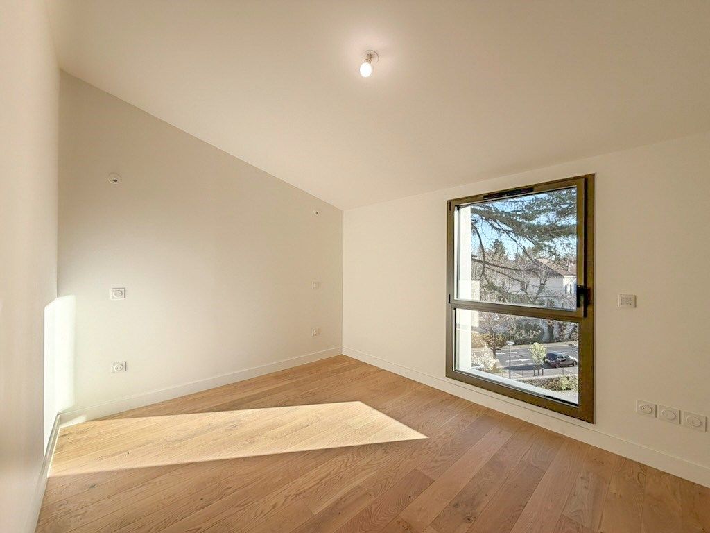 apartment 7 Rooms for sale on MONTPELLIER (34090)