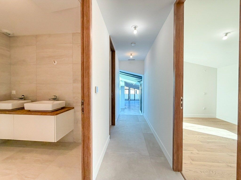 apartment 7 Rooms for sale on MONTPELLIER (34090)