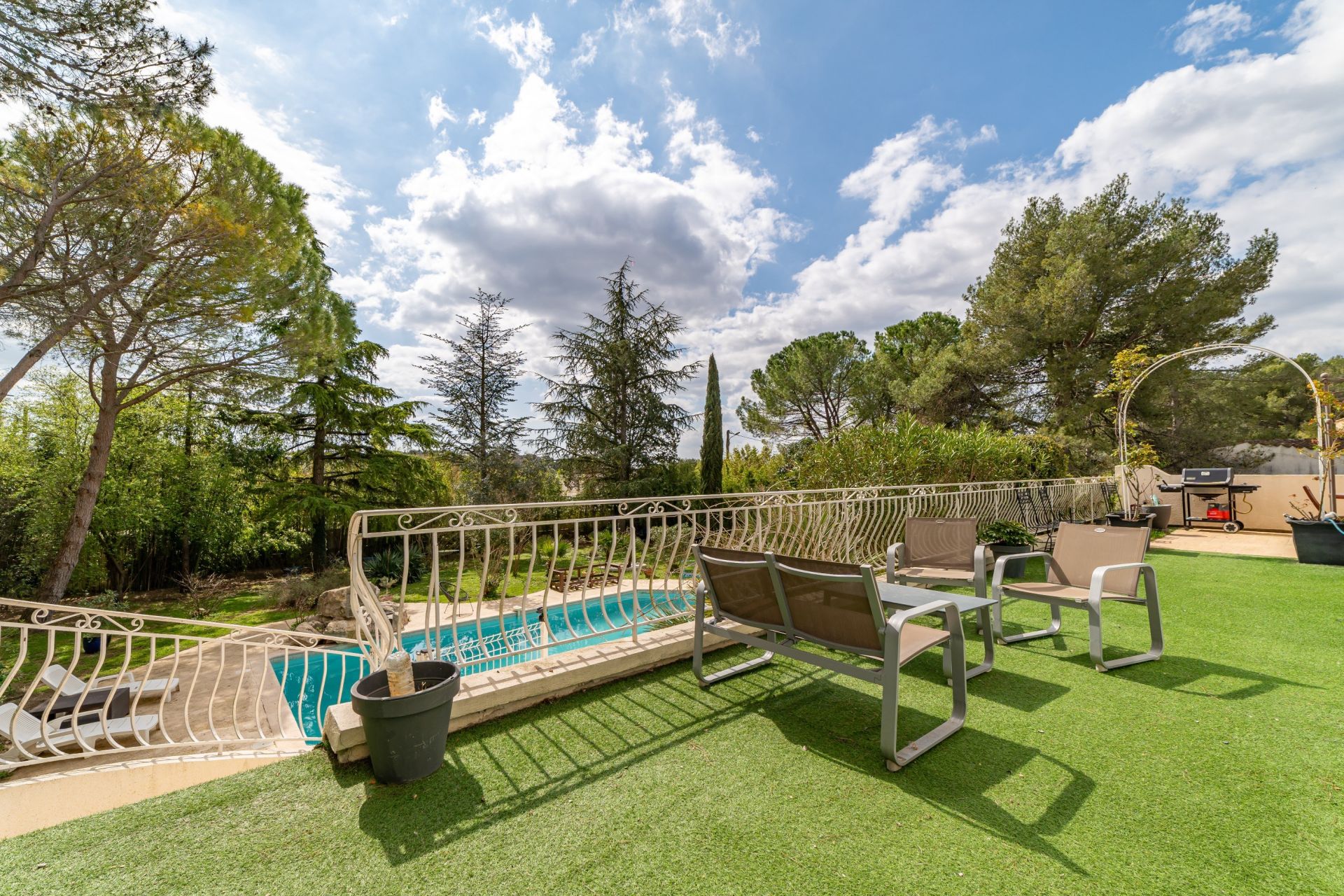 house 6 Rooms for sale on MONTPELLIER (34000)