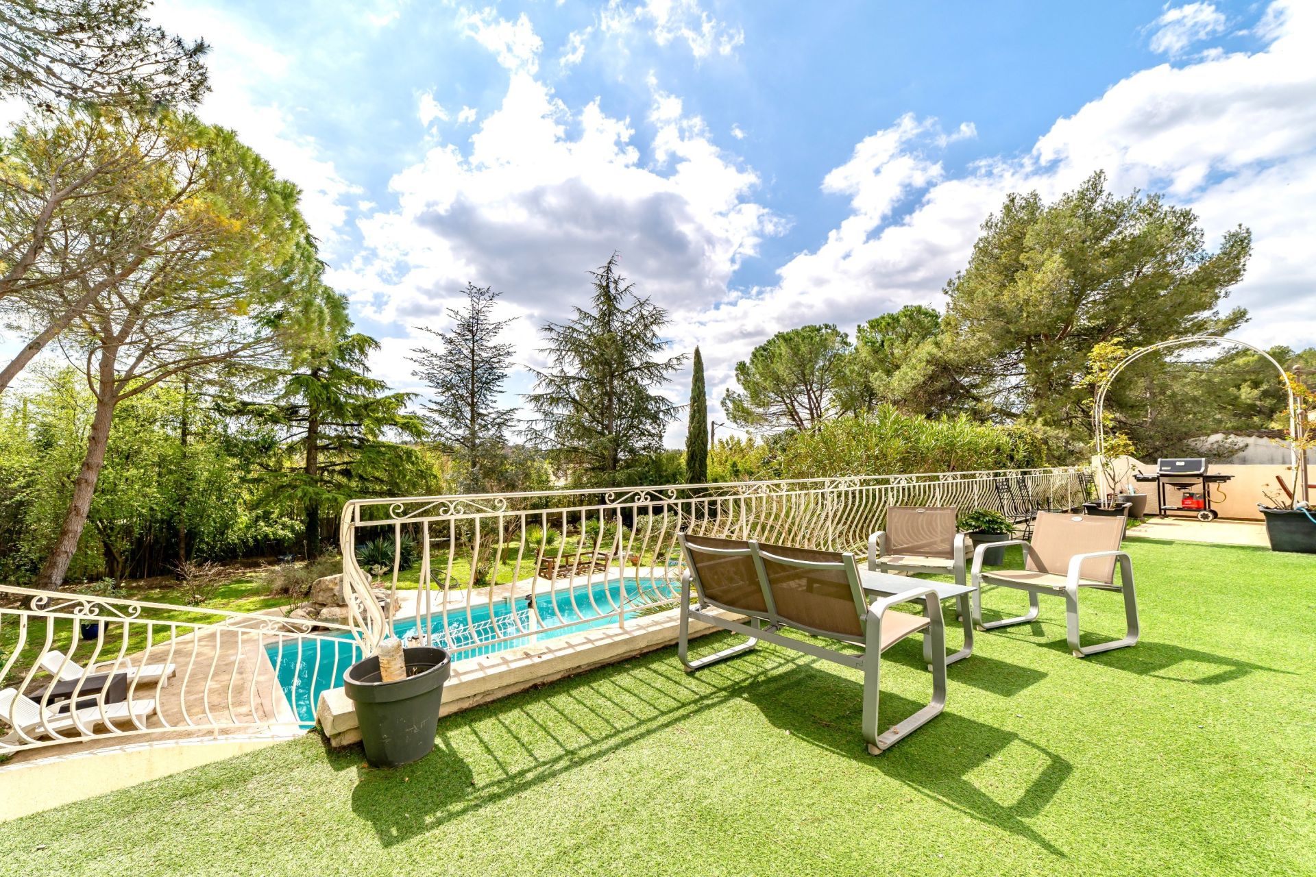 house 6 Rooms for sale on CASTELNAU LE LEZ (34170)