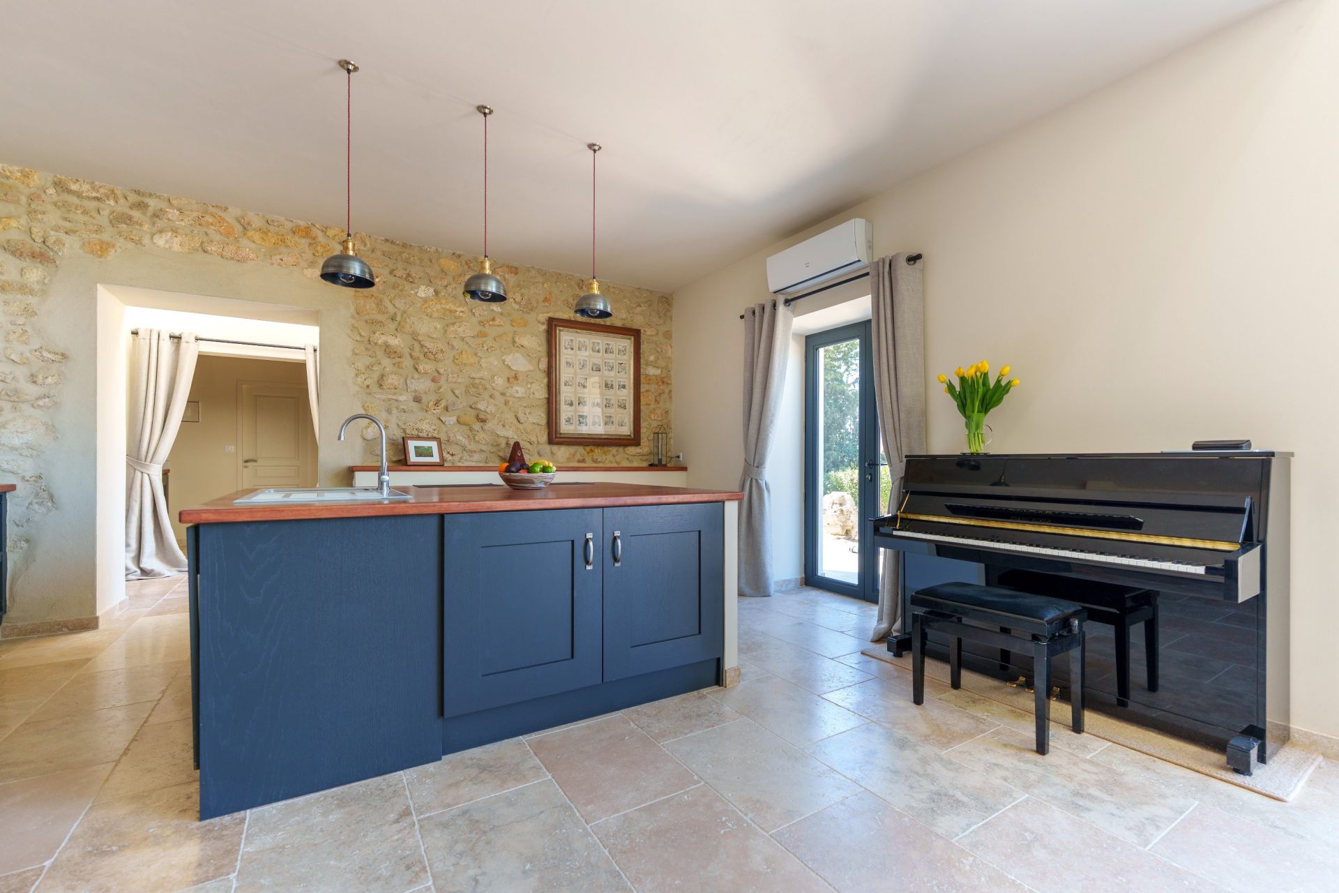 house 5 Rooms for sale on ALIGNAN DU VENT (34290)