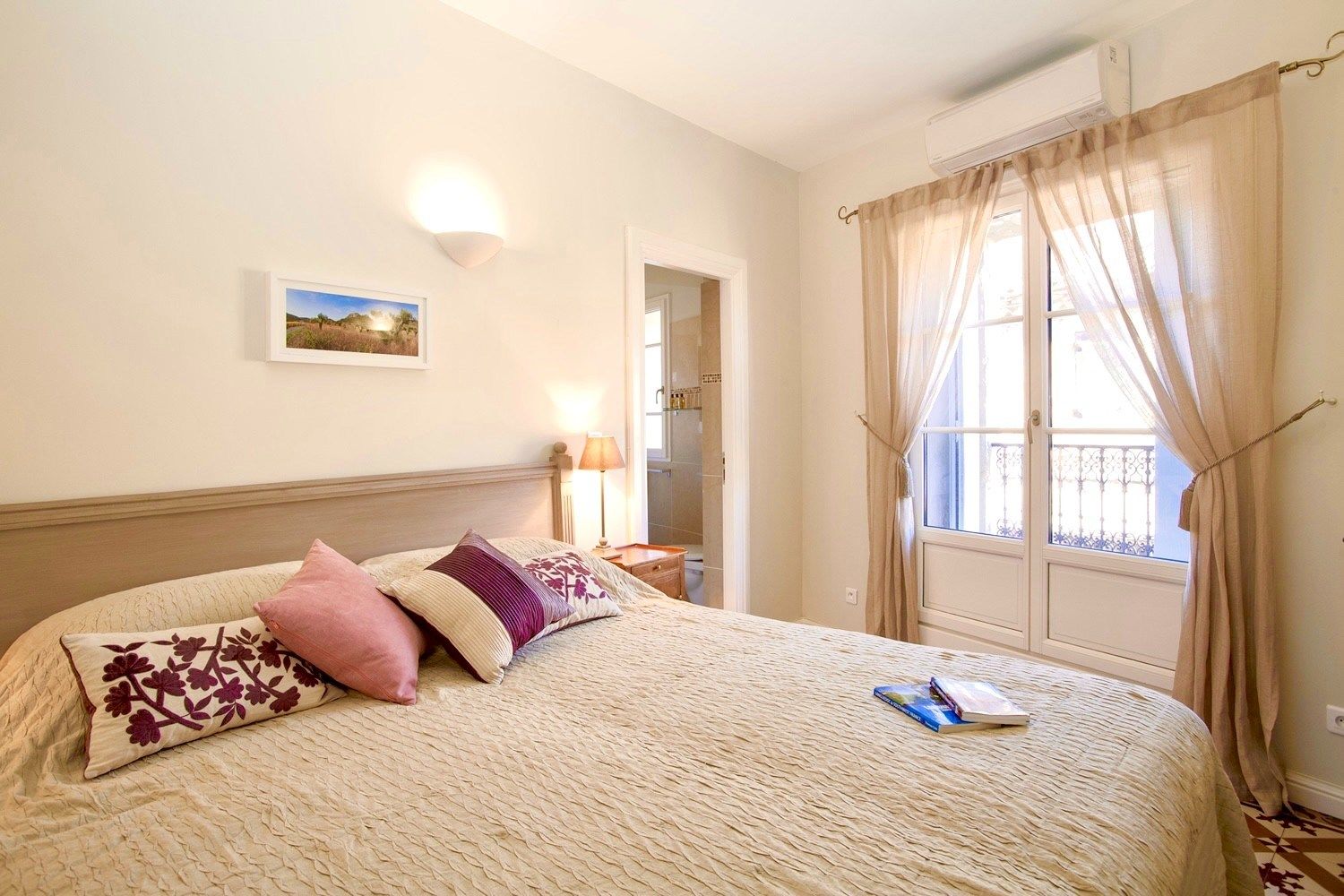 house 12 Rooms for sale on ROUJAN (34320)