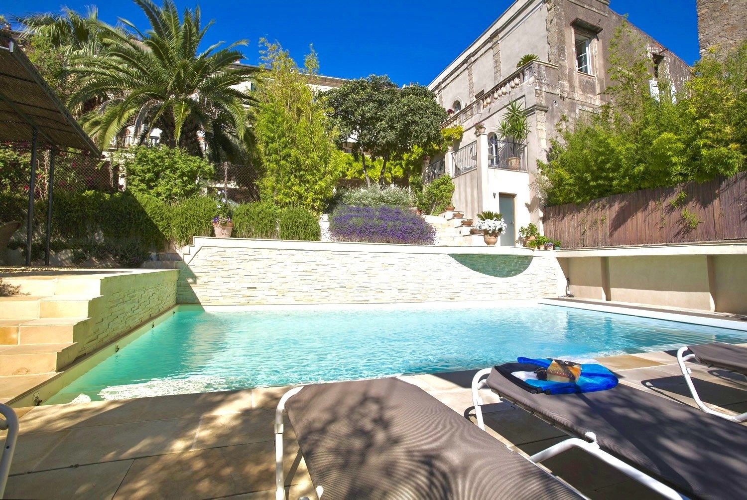 house 12 Rooms for sale on ROUJAN (34320)