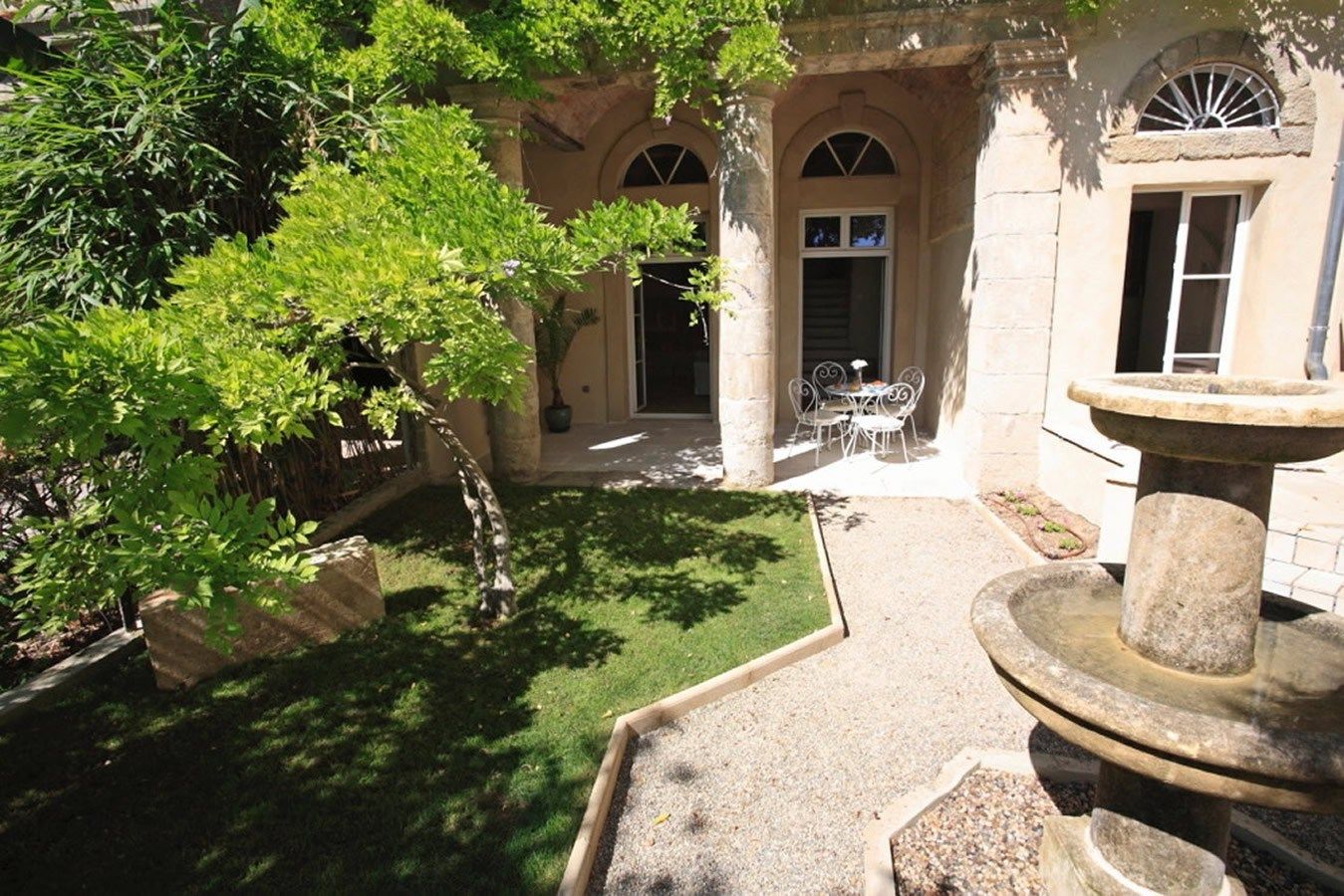 house 12 Rooms for sale on ROUJAN (34320)