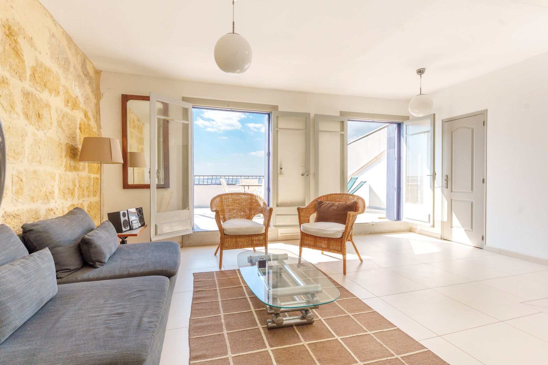 house 9 Rooms for sale on BOUZIGUES (34140)