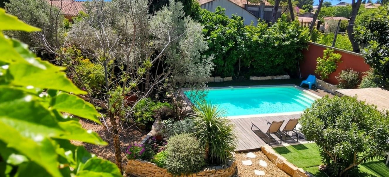 house 10 Rooms for sale on TEYRAN (34820)