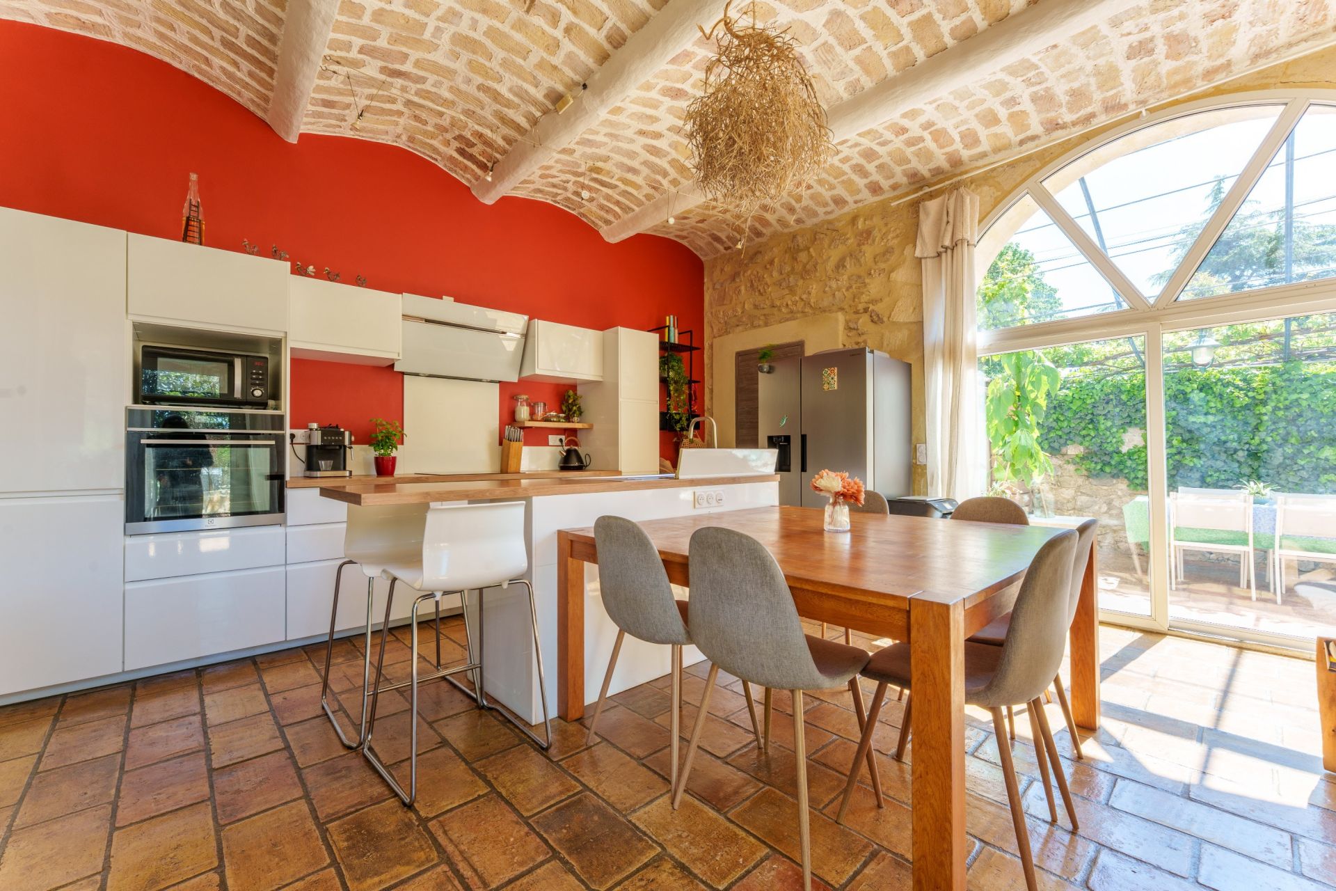 house 10 Rooms for sale on TEYRAN (34820)