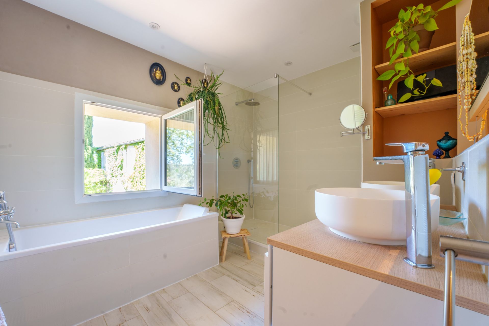 house 10 Rooms for sale on TEYRAN (34820)