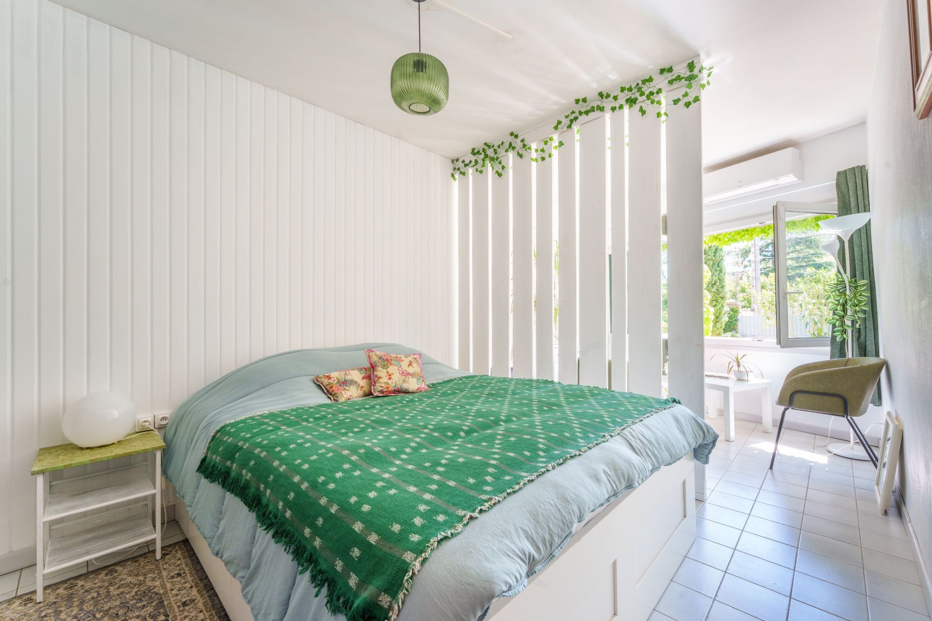 house 10 Rooms for sale on TEYRAN (34820)