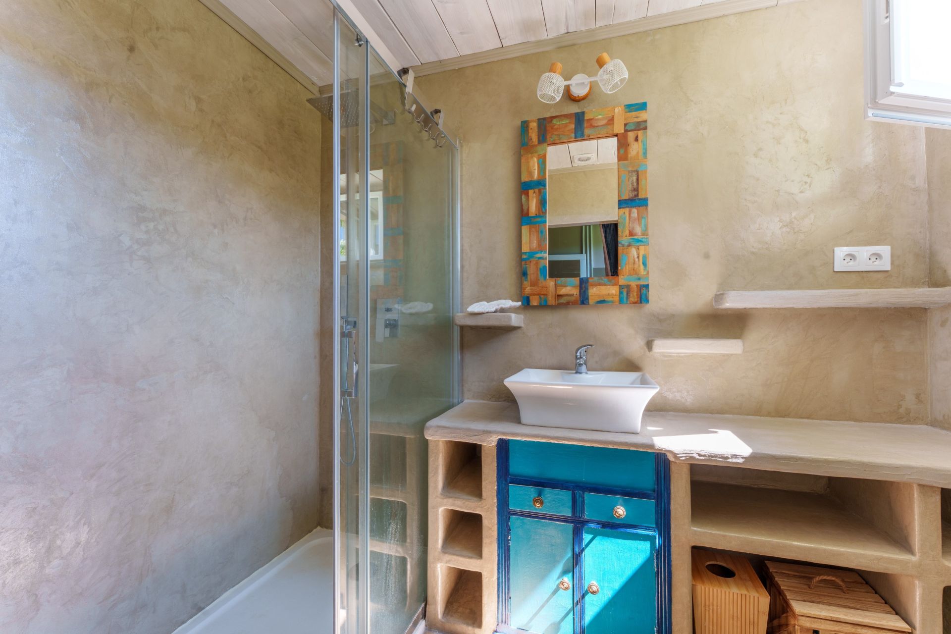 house 10 Rooms for sale on TEYRAN (34820)