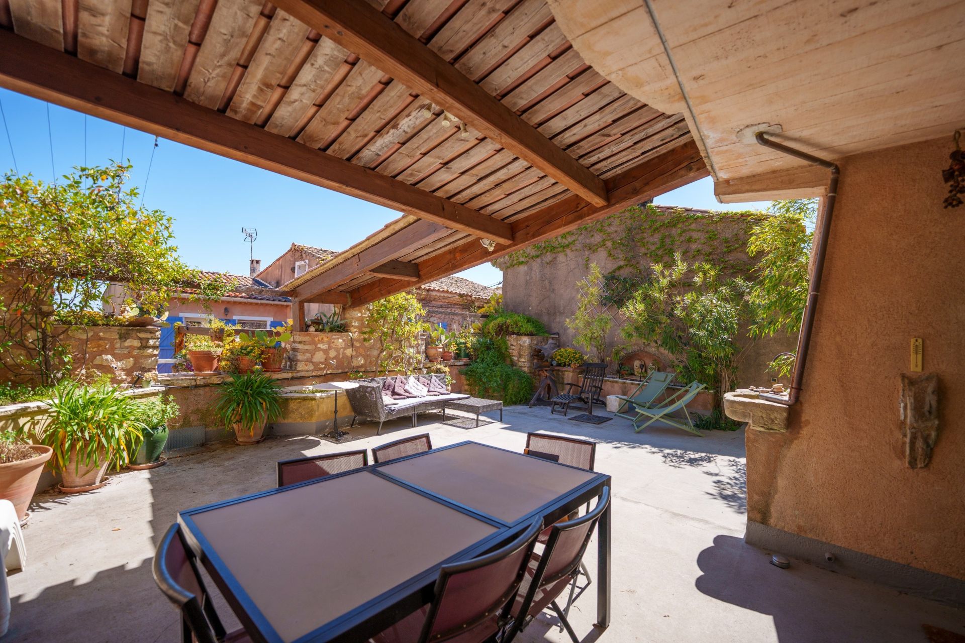 house 13 Rooms for sale on MONTPEYROUX (34150)