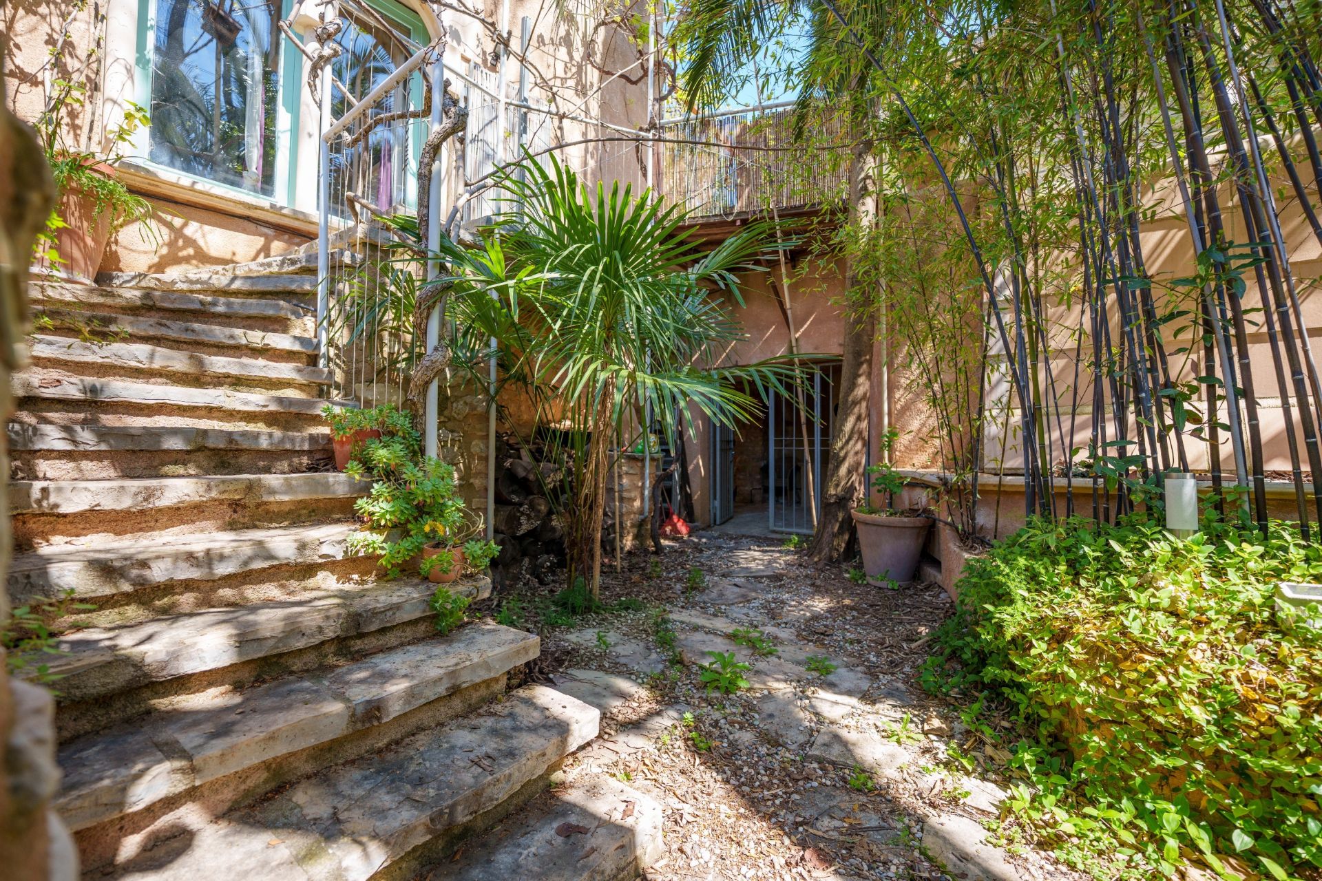 house 13 Rooms for sale on MONTPEYROUX (34150)