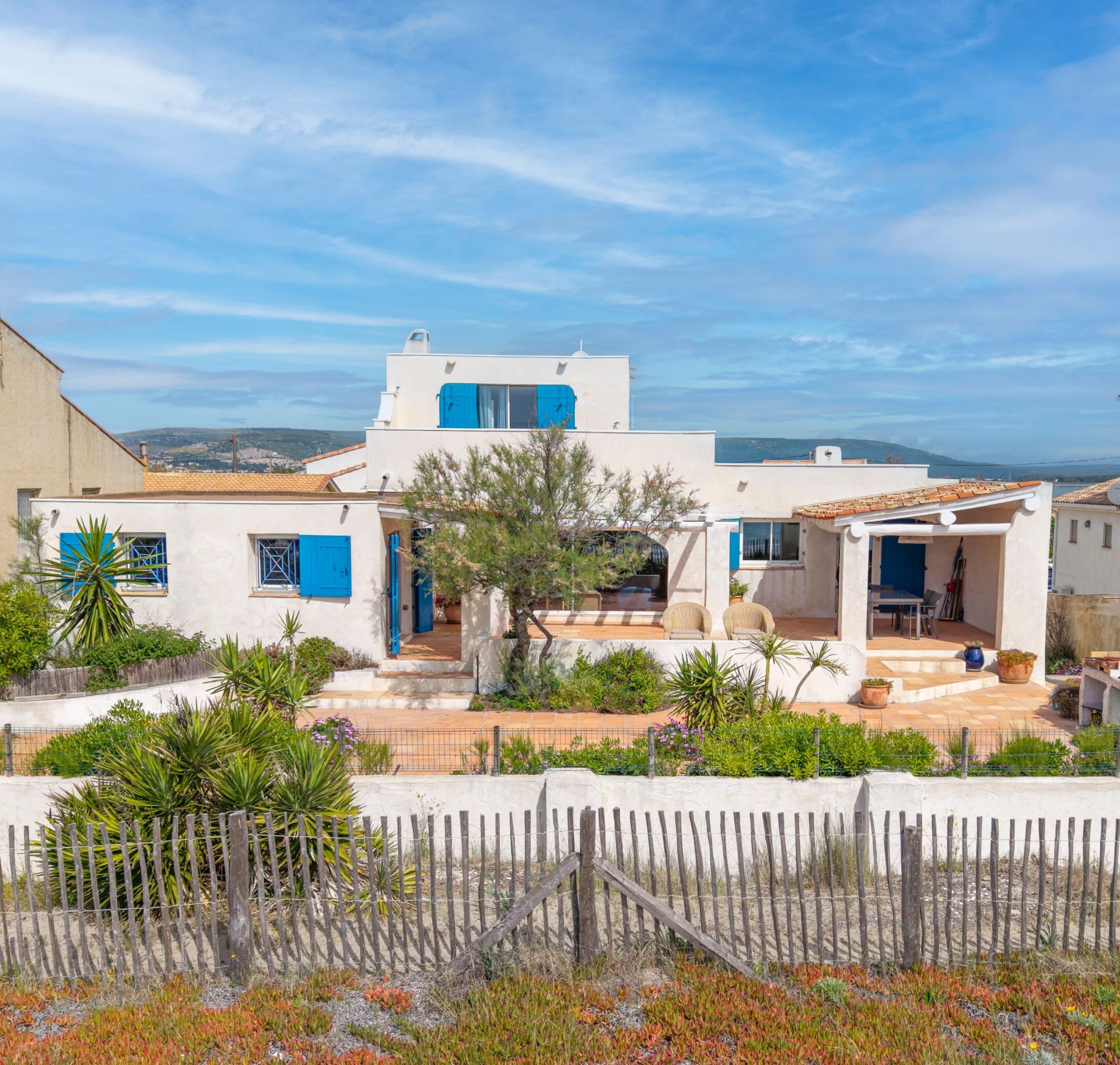 house 8 Rooms for sale on FRONTIGNAN (34110)
