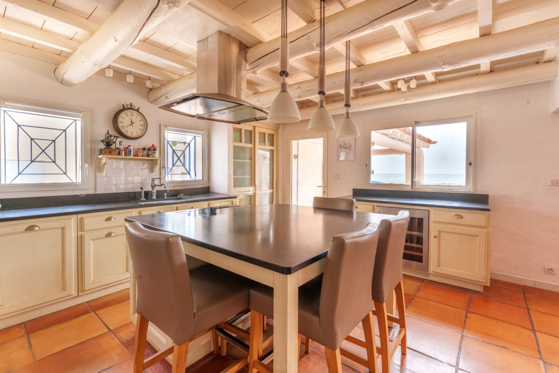 house 8 Rooms for sale on FRONTIGNAN (34110)