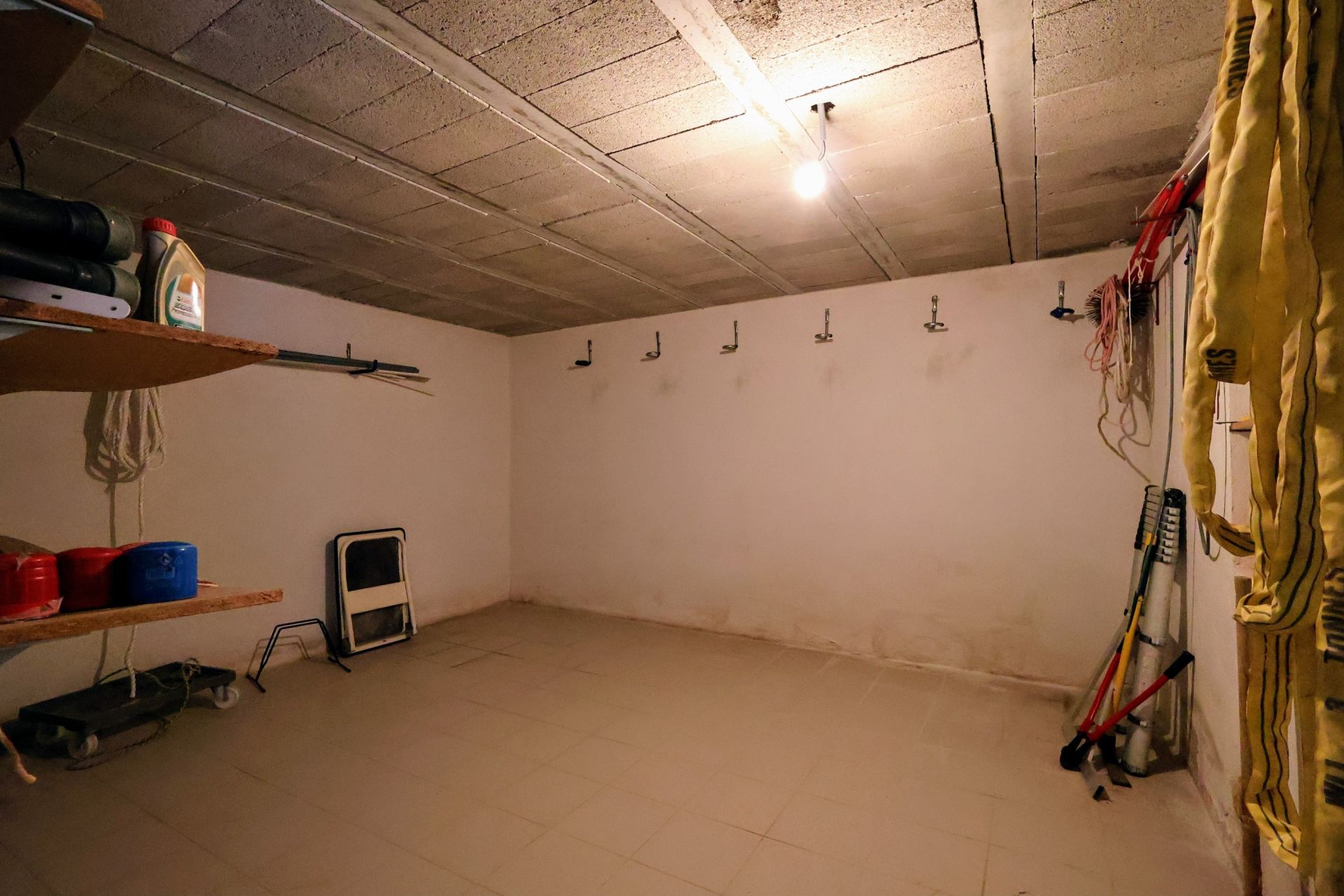 house 8 Rooms for sale on FRONTIGNAN (34110)