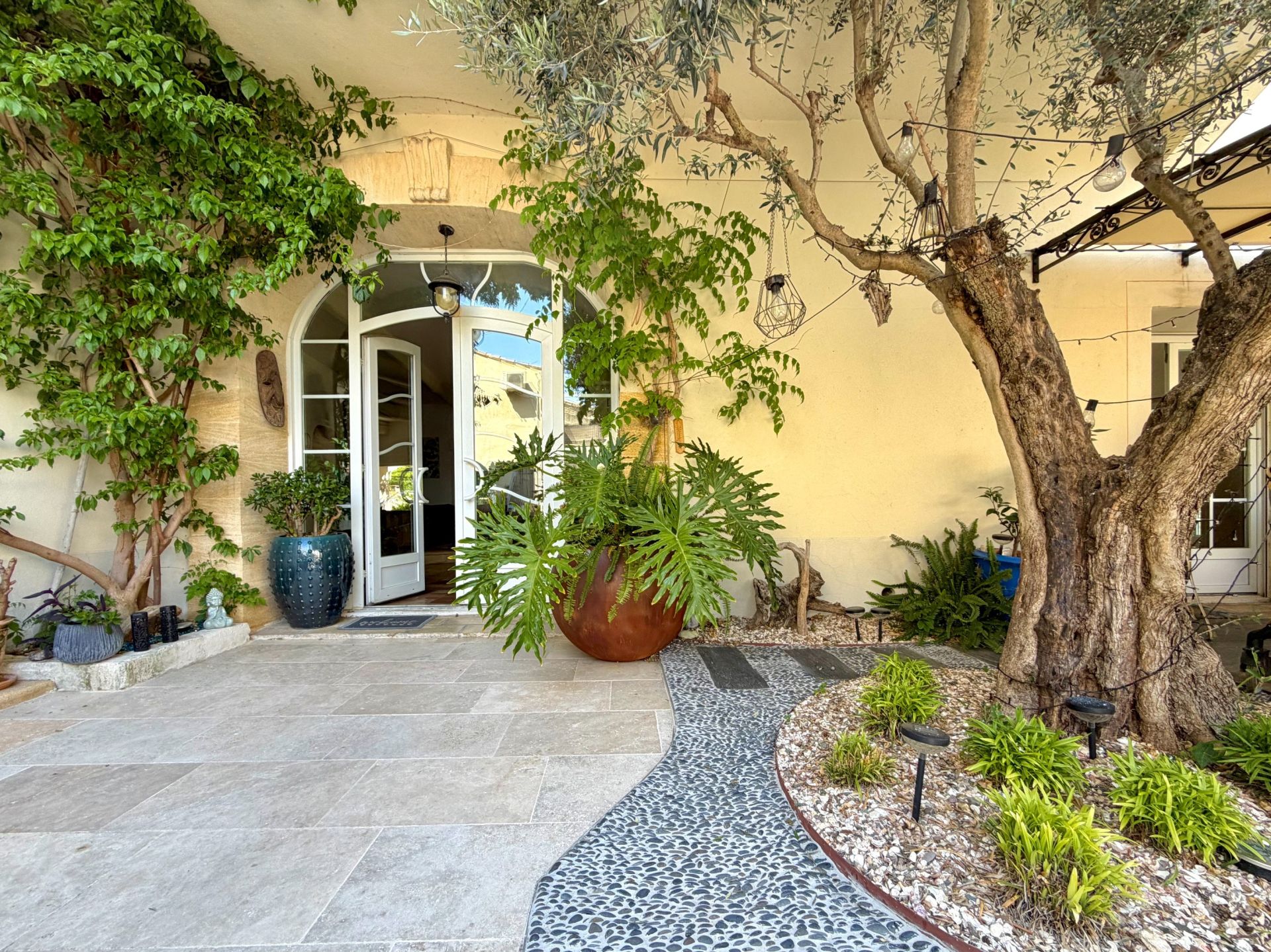 house 8 Rooms for sale on MONTPELLIER (34000)