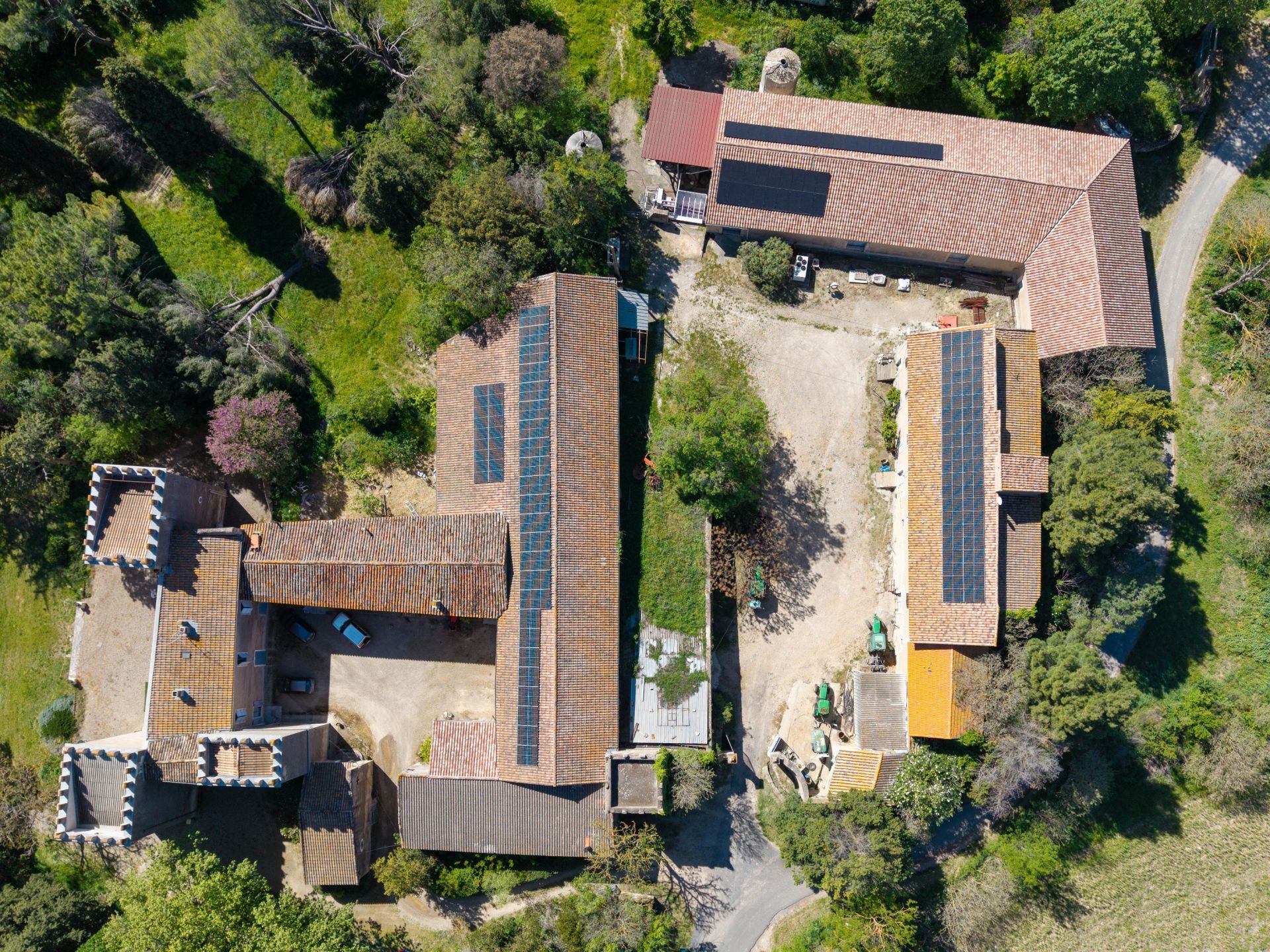 wine estate 26 Rooms for sale on BEZIERS (34500)