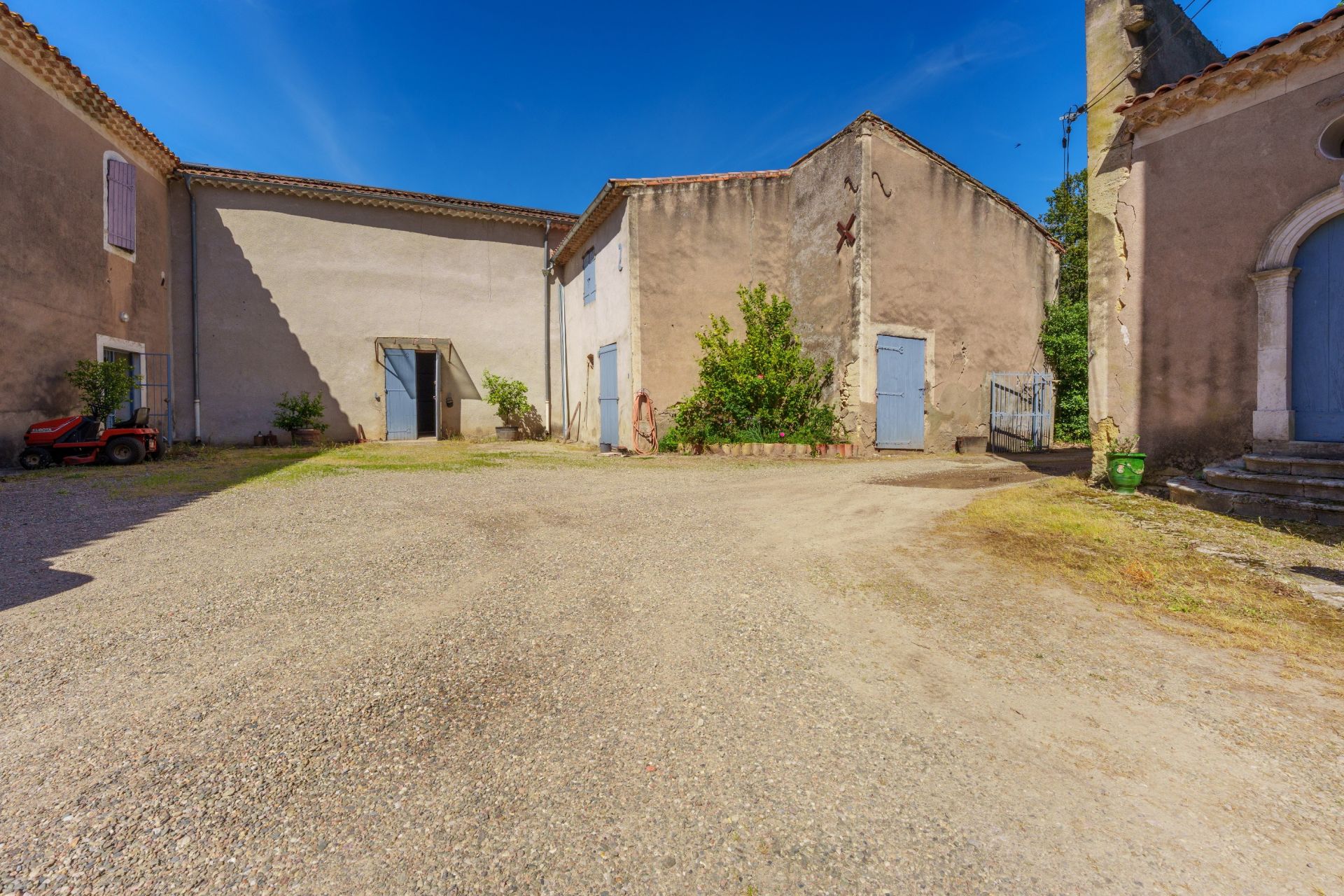 wine estate 26 Rooms for sale on BEZIERS (34500)