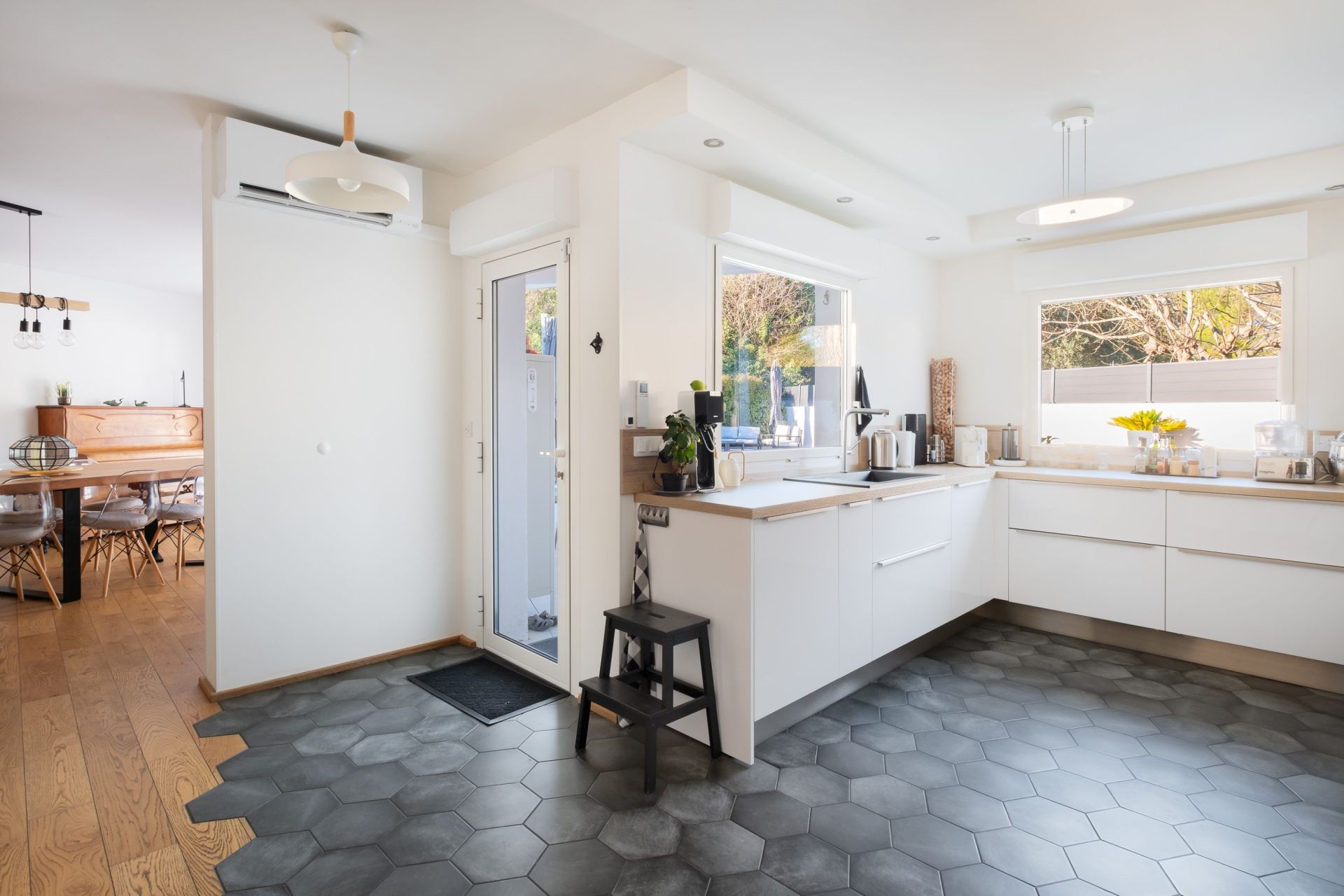 house 10 Rooms for sale on MONTPELLIER (34000)