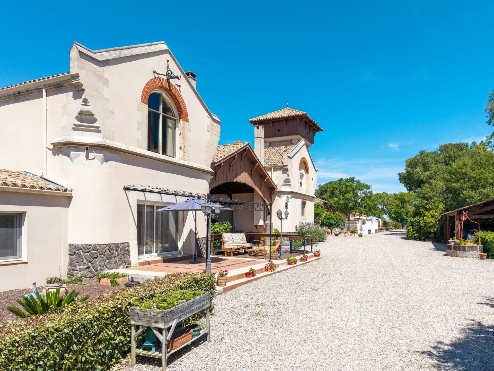 house 43 Rooms for sale on AGDE (34300)