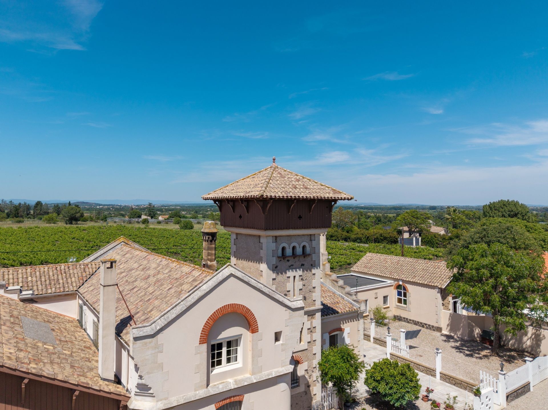 house 43 Rooms for sale on AGDE (34300)