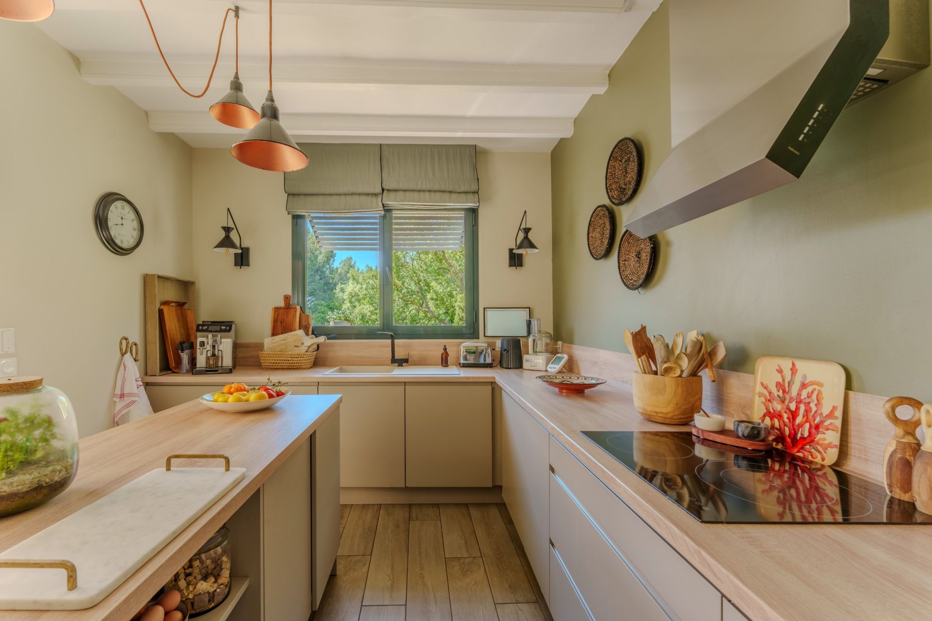 house 10 Rooms for sale on LOUPIAN (34140)