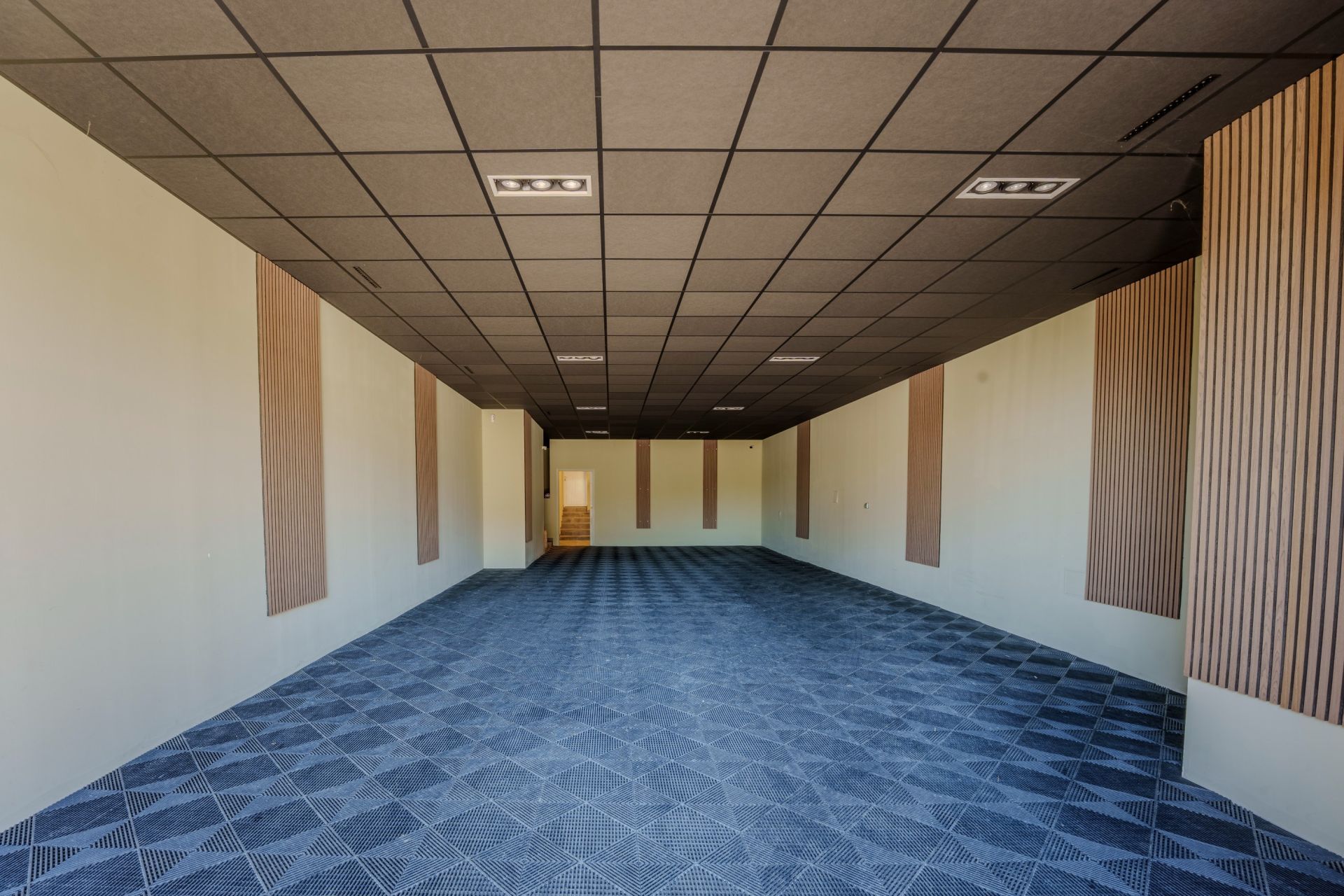house 10 Rooms for sale on LOUPIAN (34140)