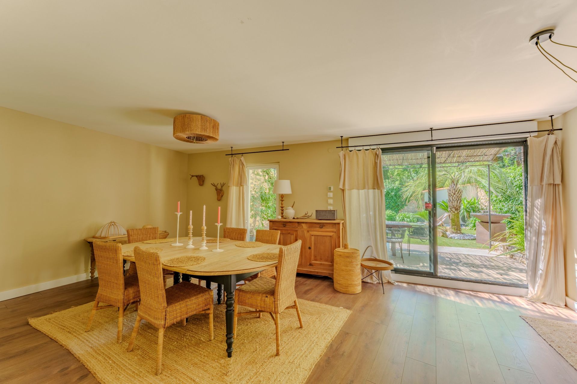 house 10 Rooms for sale on LOUPIAN (34140)