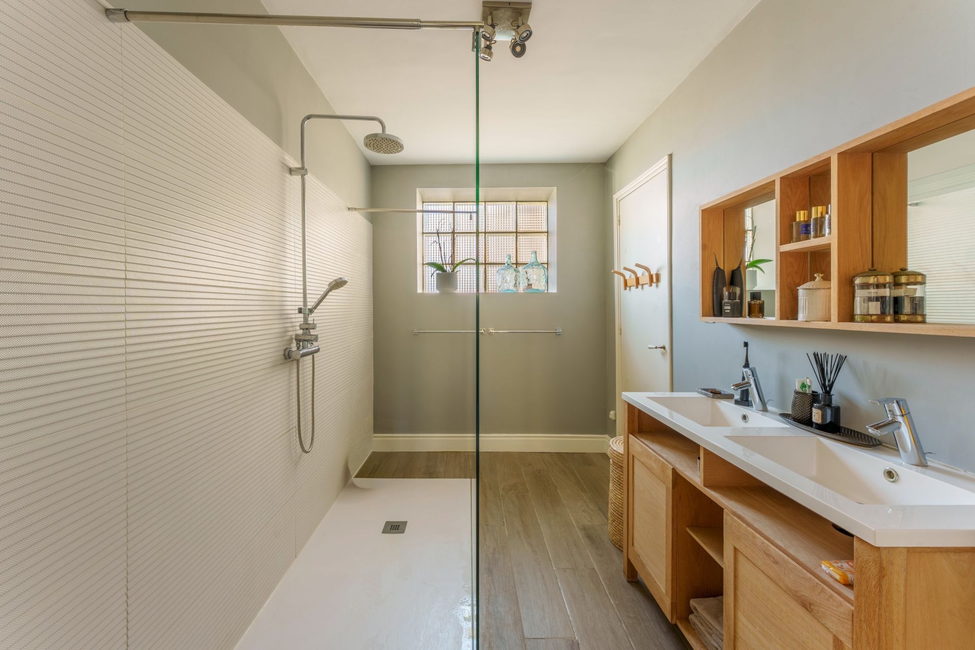 house 10 Rooms for sale on LOUPIAN (34140)
