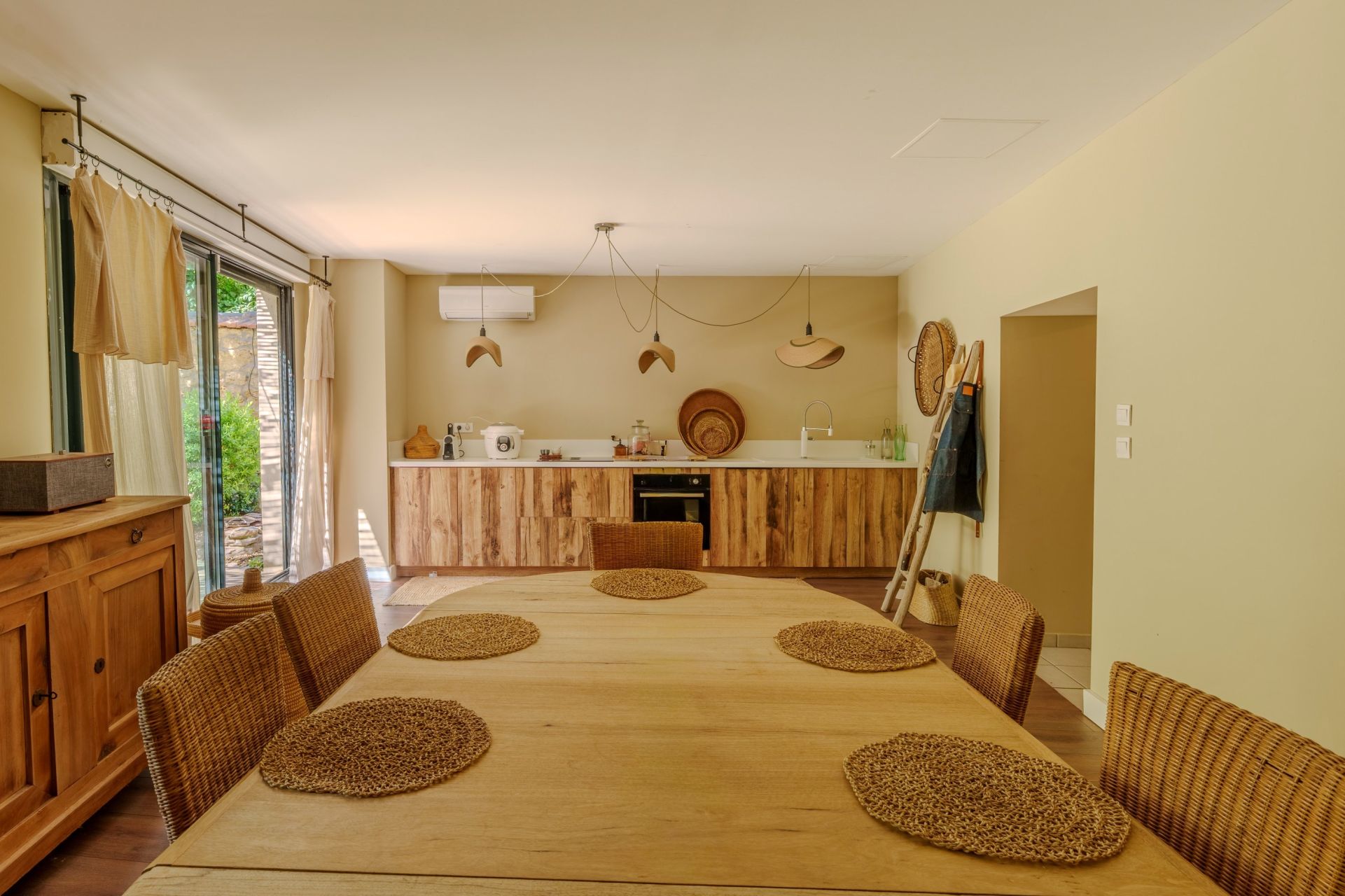 house 10 Rooms for sale on LOUPIAN (34140)