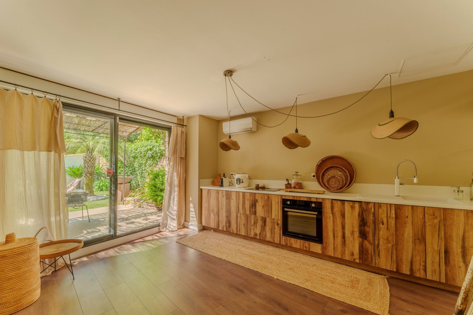 house 10 Rooms for sale on LOUPIAN (34140)