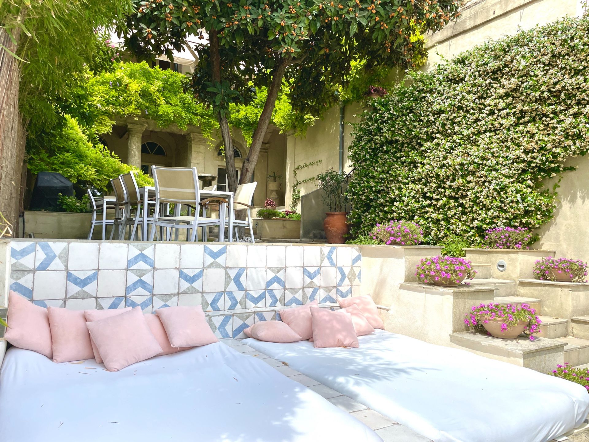 house 12 Rooms for sale on ROUJAN (34320)