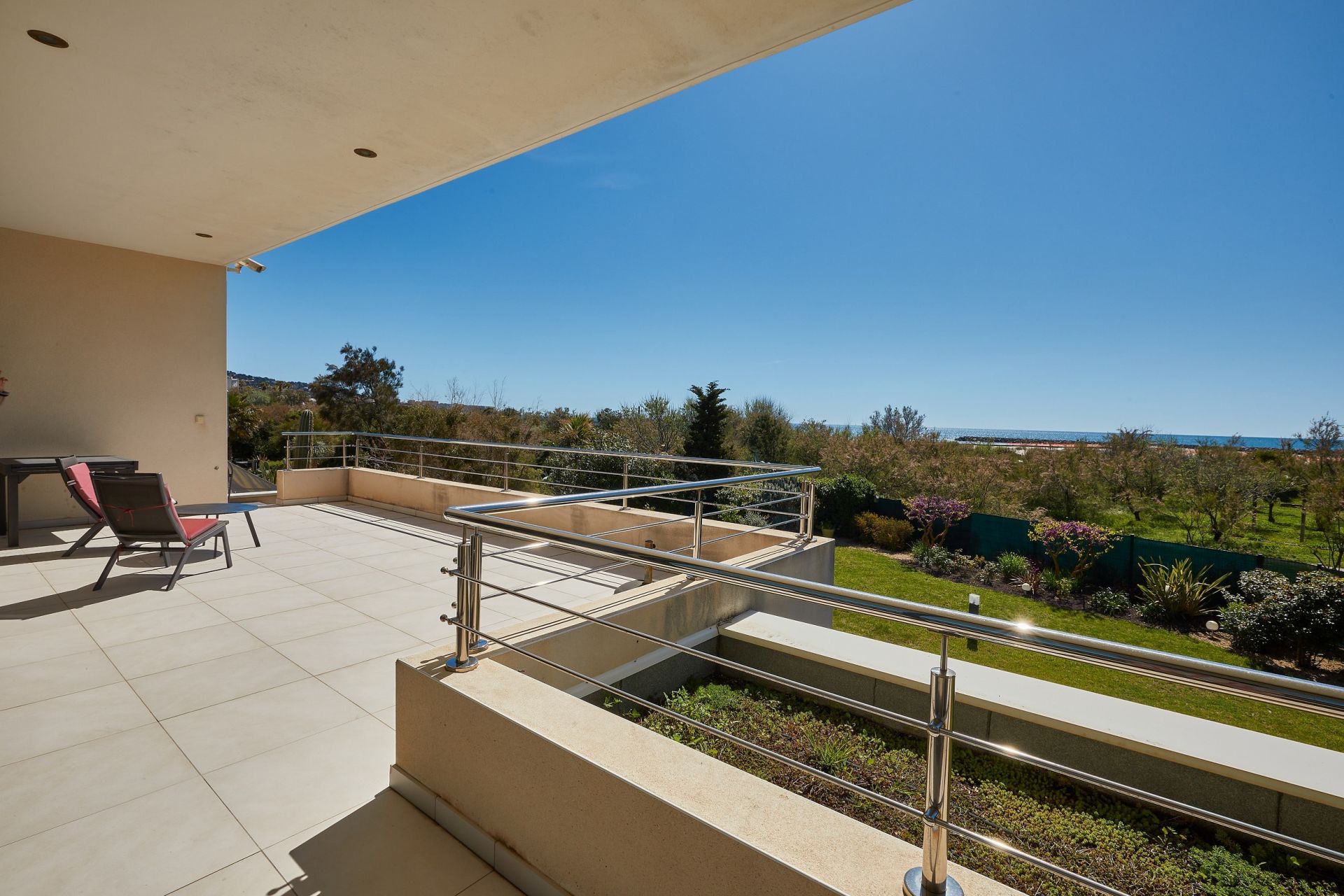 house 6 Rooms for sale on SETE (34200)