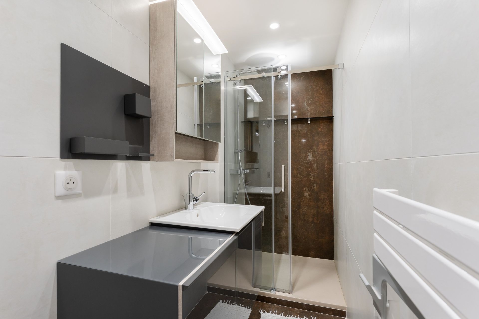 house 4 Rooms for sale on AGDE (34300)