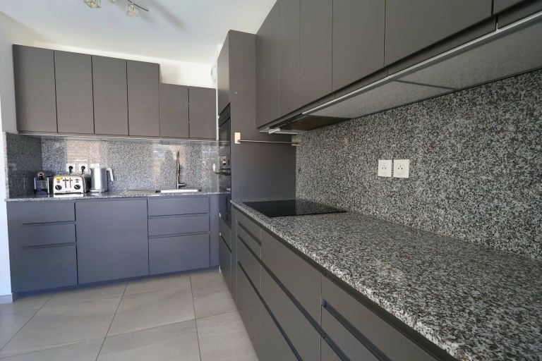 apartment 4 Rooms for sale on MONTPELLIER (34000)