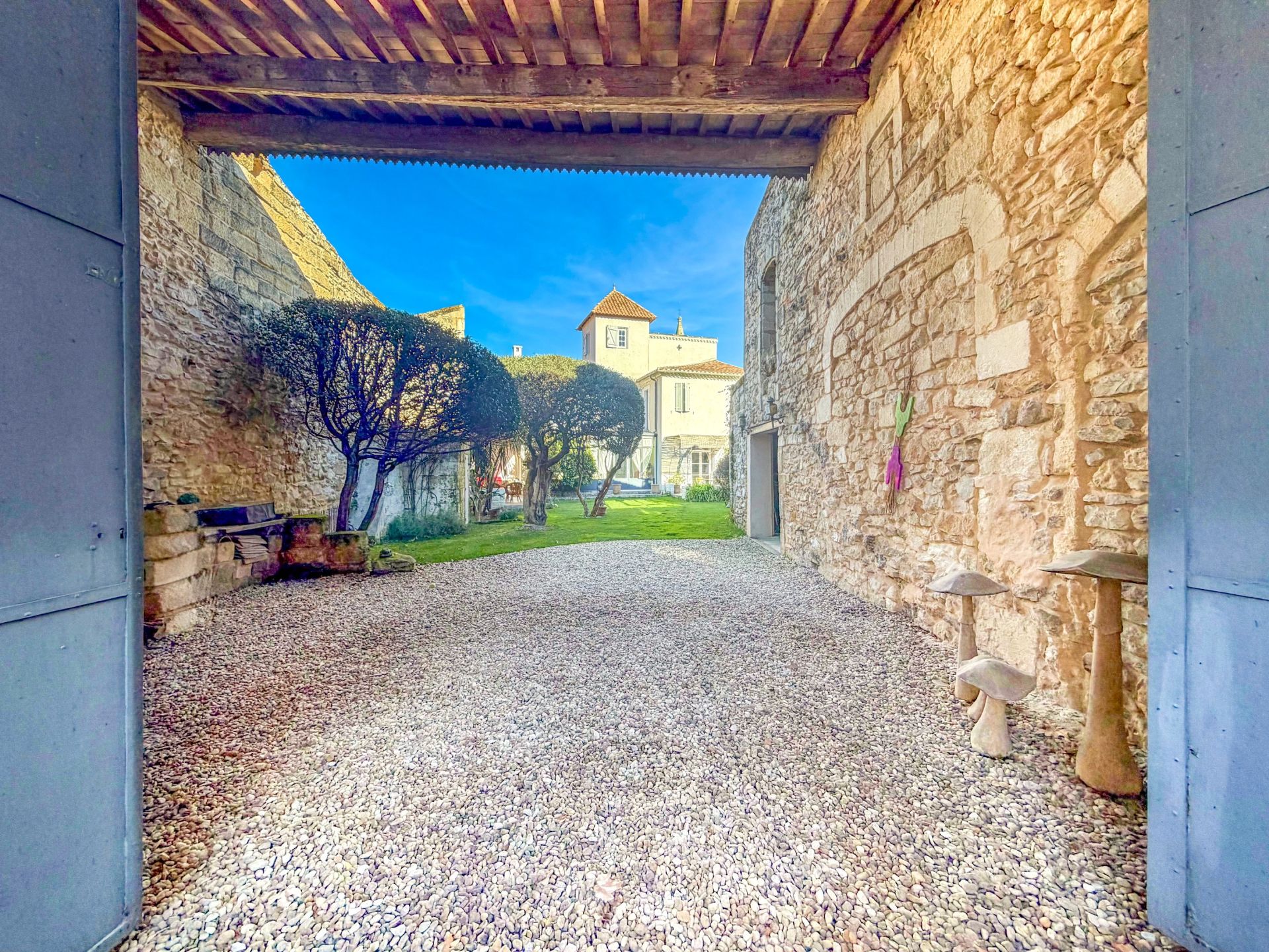 house 10 Rooms for sale on MAUGUIO (34130)