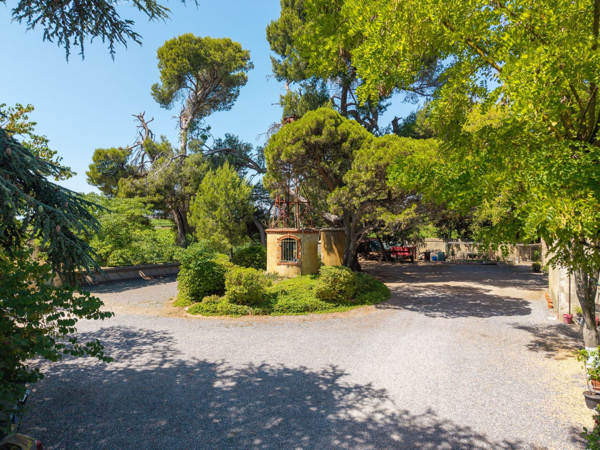castle 28 Rooms for sale on BEZIERS (34500)