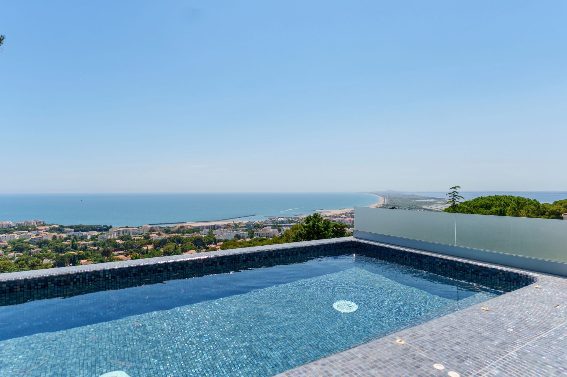 house 7 Rooms for sale on SETE (34200)