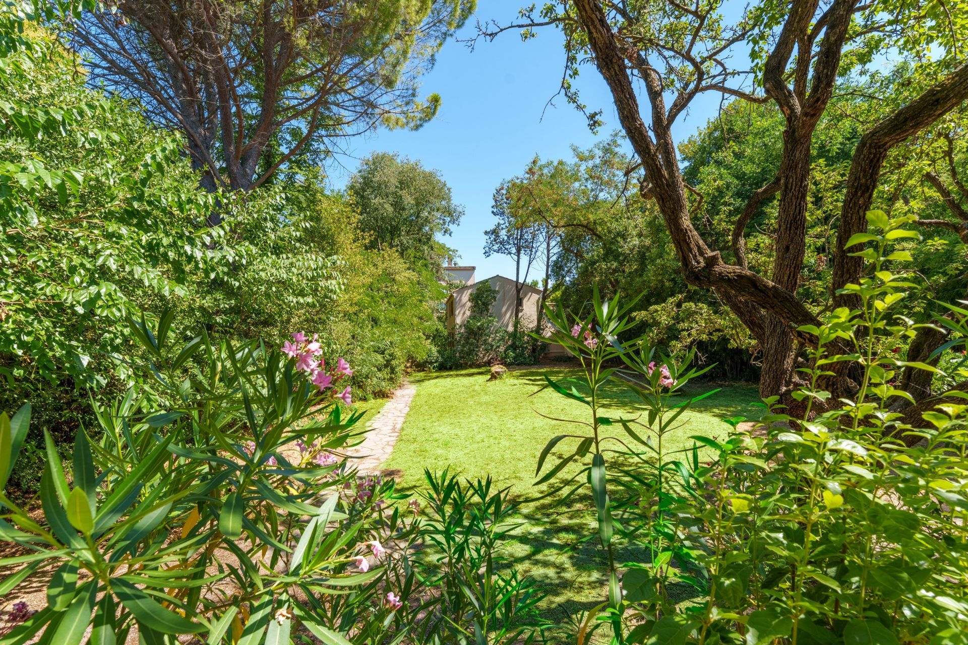house 10 Rooms for sale on MONTPELLIER (34070)