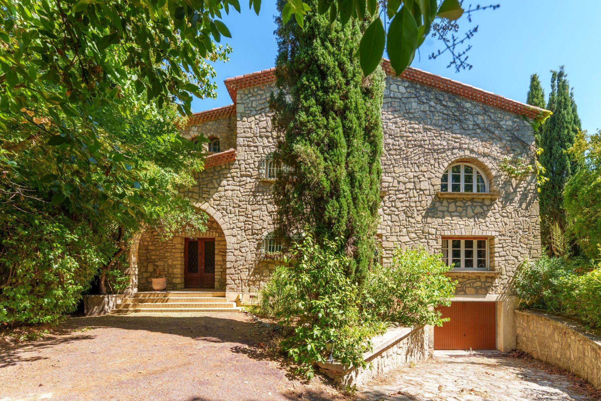 house 10 Rooms for sale on MONTPELLIER (34070)