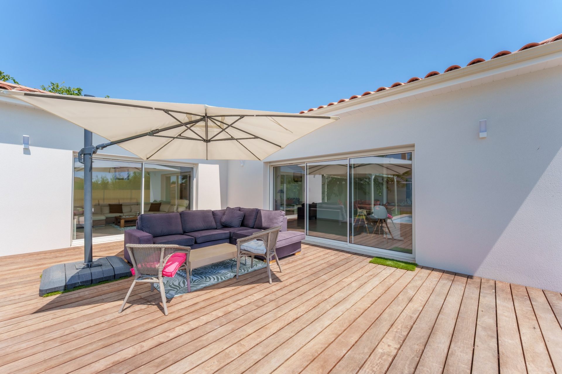 house 6 Rooms for sale on VIC LA GARDIOLE (34110)