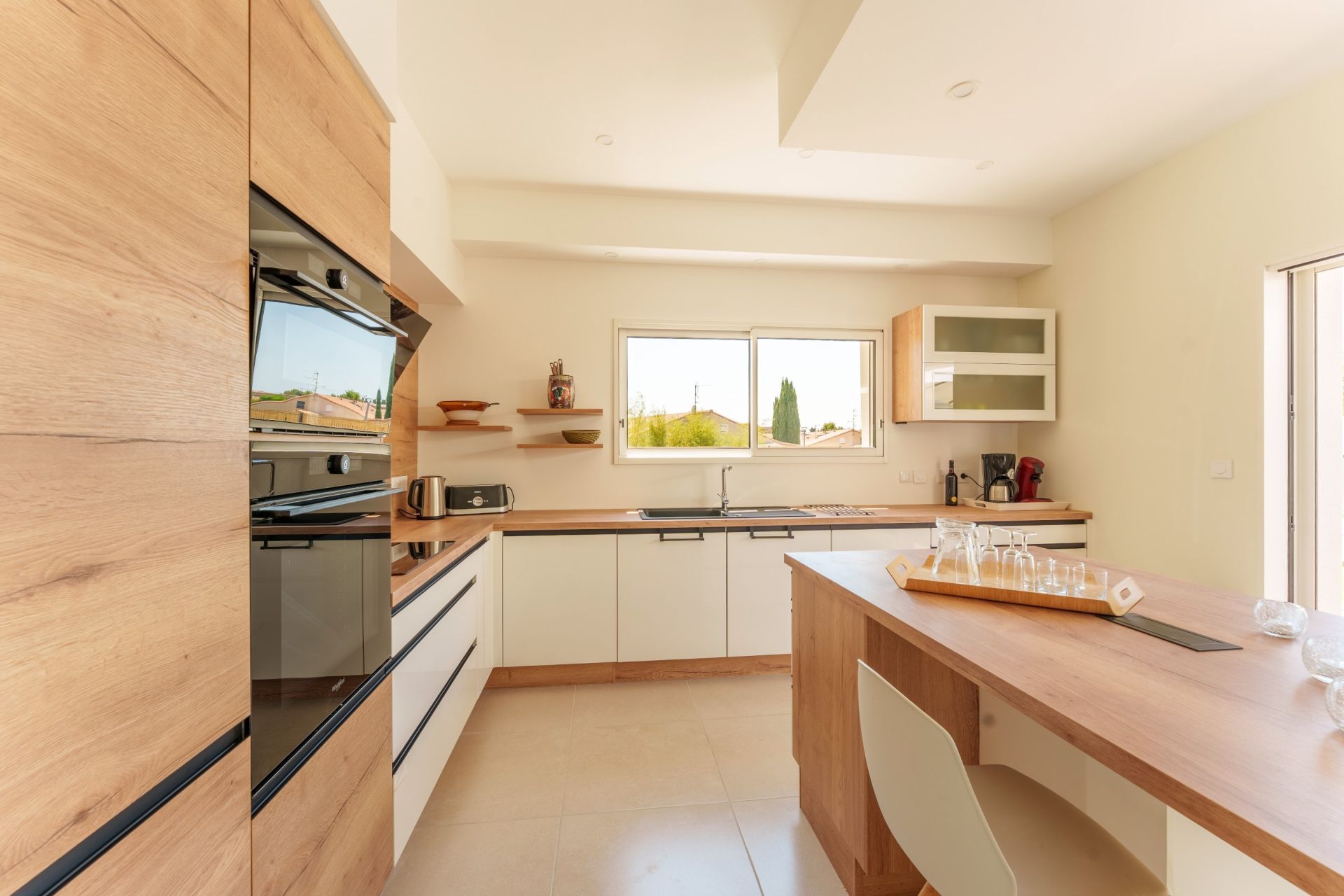 house 6 Rooms for sale on VIC LA GARDIOLE (34110)
