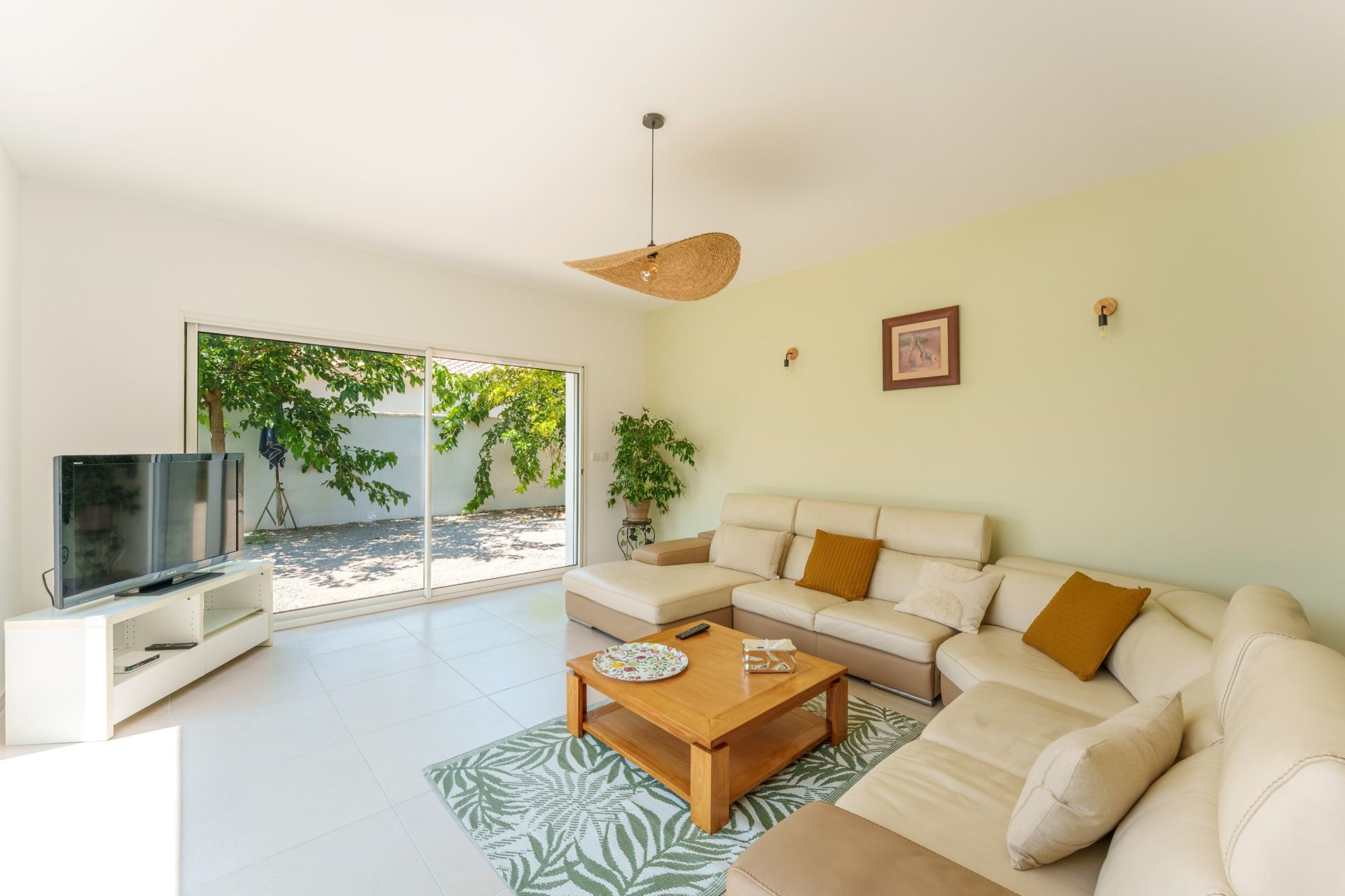 house 6 Rooms for sale on VIC LA GARDIOLE (34110)