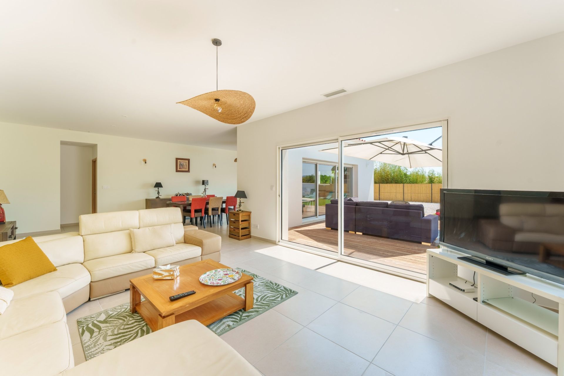 house 6 Rooms for sale on VIC LA GARDIOLE (34110)
