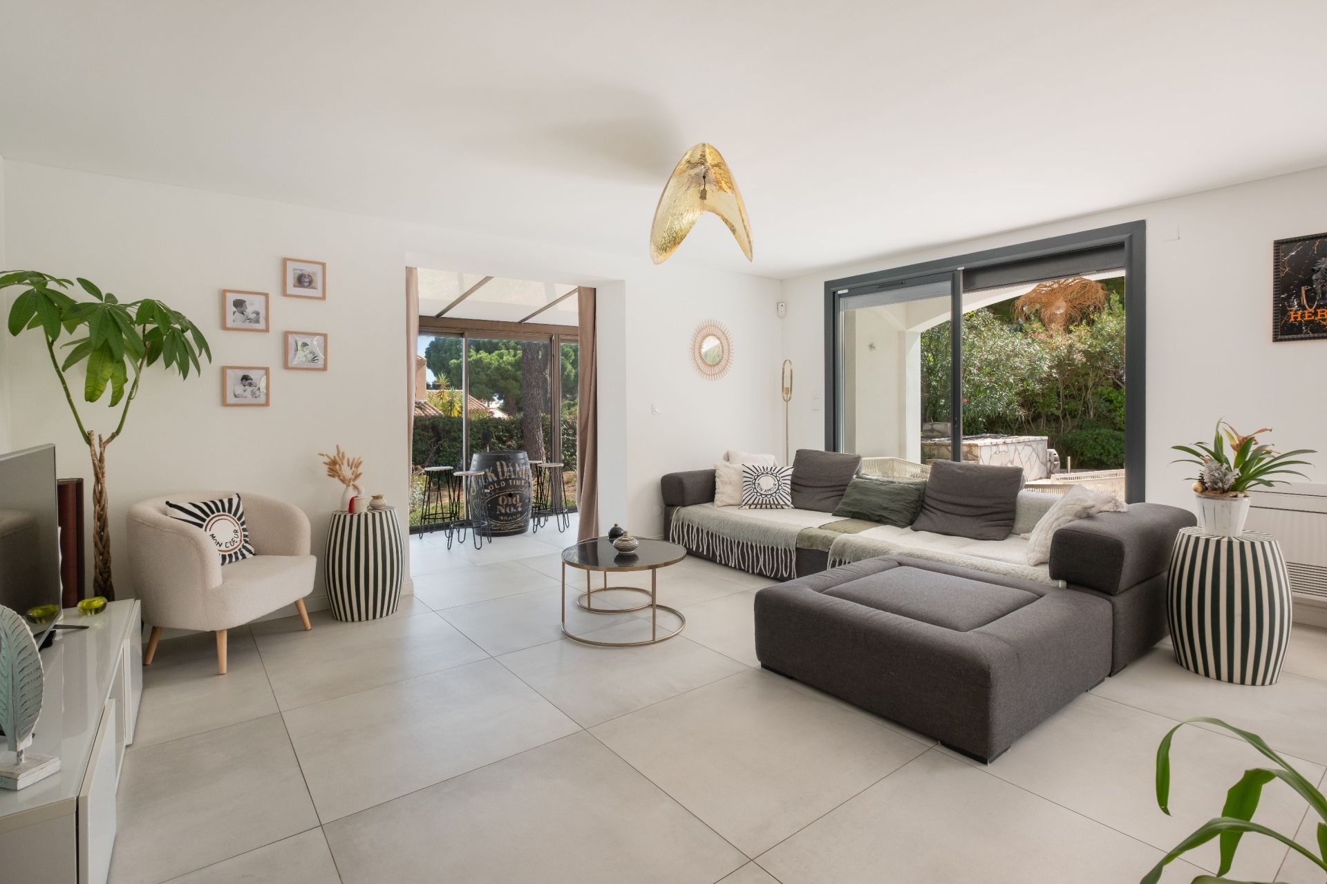 house 6 Rooms for sale on LE CAP D AGDE (34300)