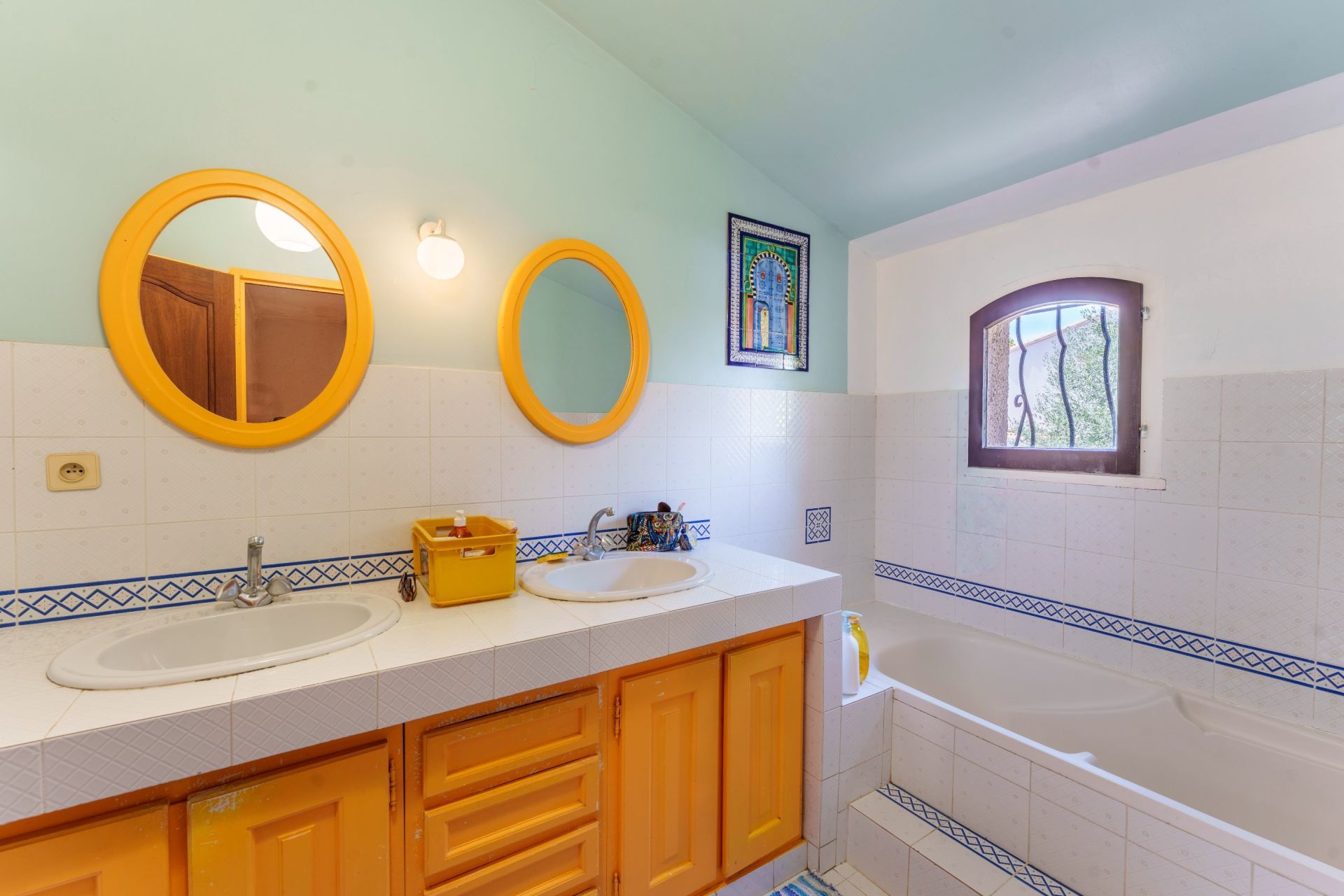 house 7 Rooms for sale on PEROLS (34470)