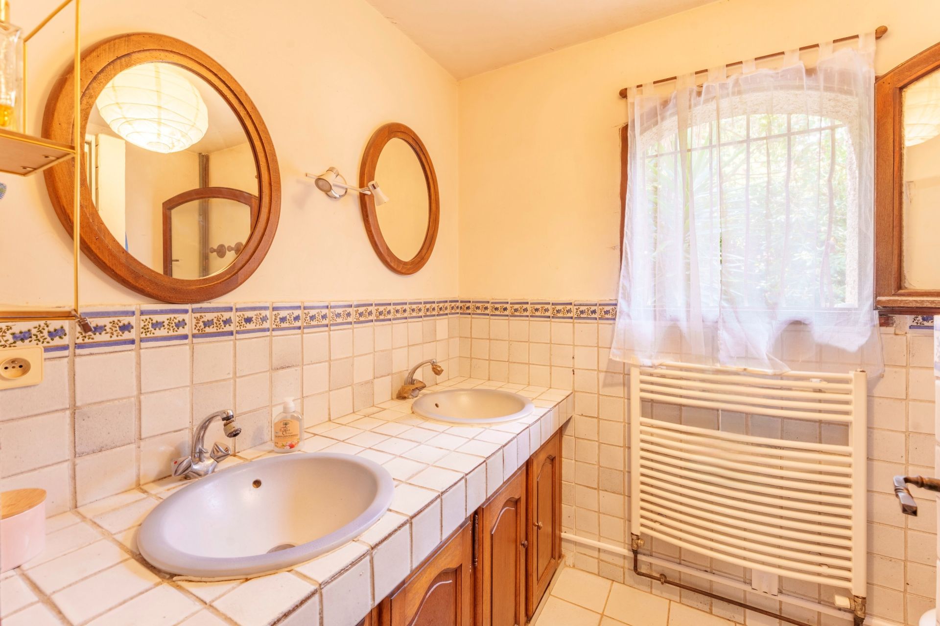 house 7 Rooms for sale on PEROLS (34470)
