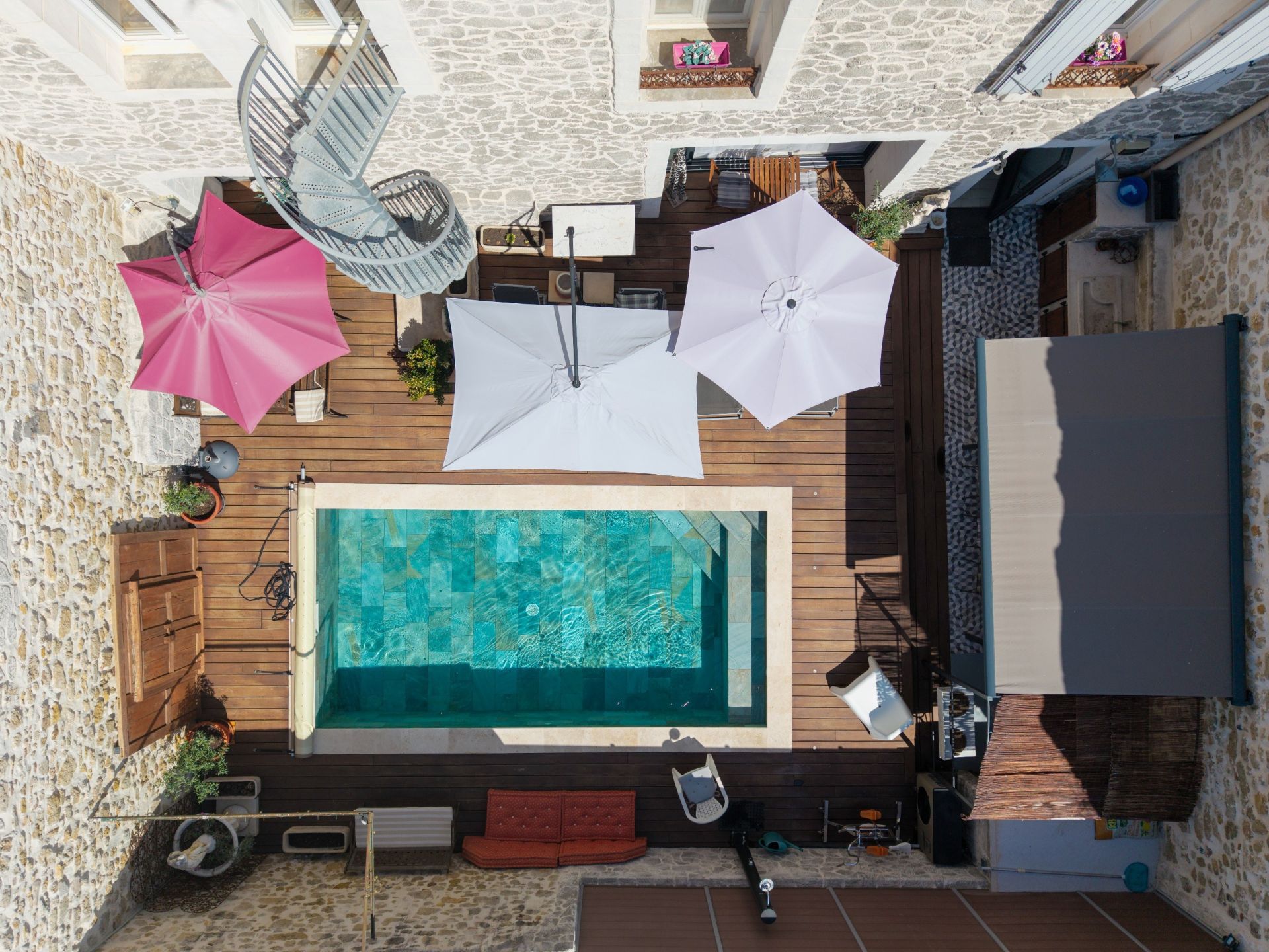 house 8 Rooms for sale on LE POUGET (34230)